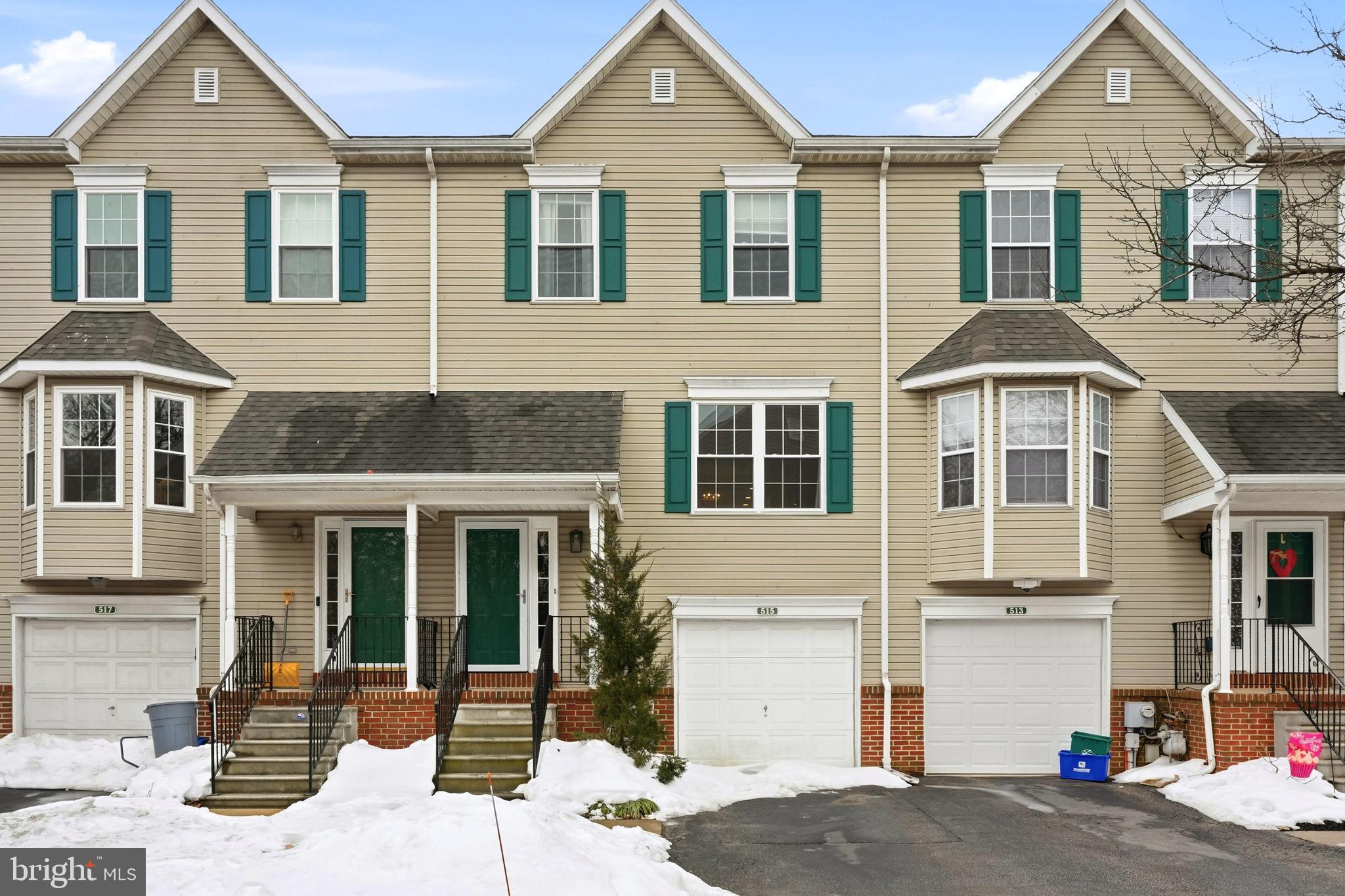 515 WILLIAMSBURG WAY