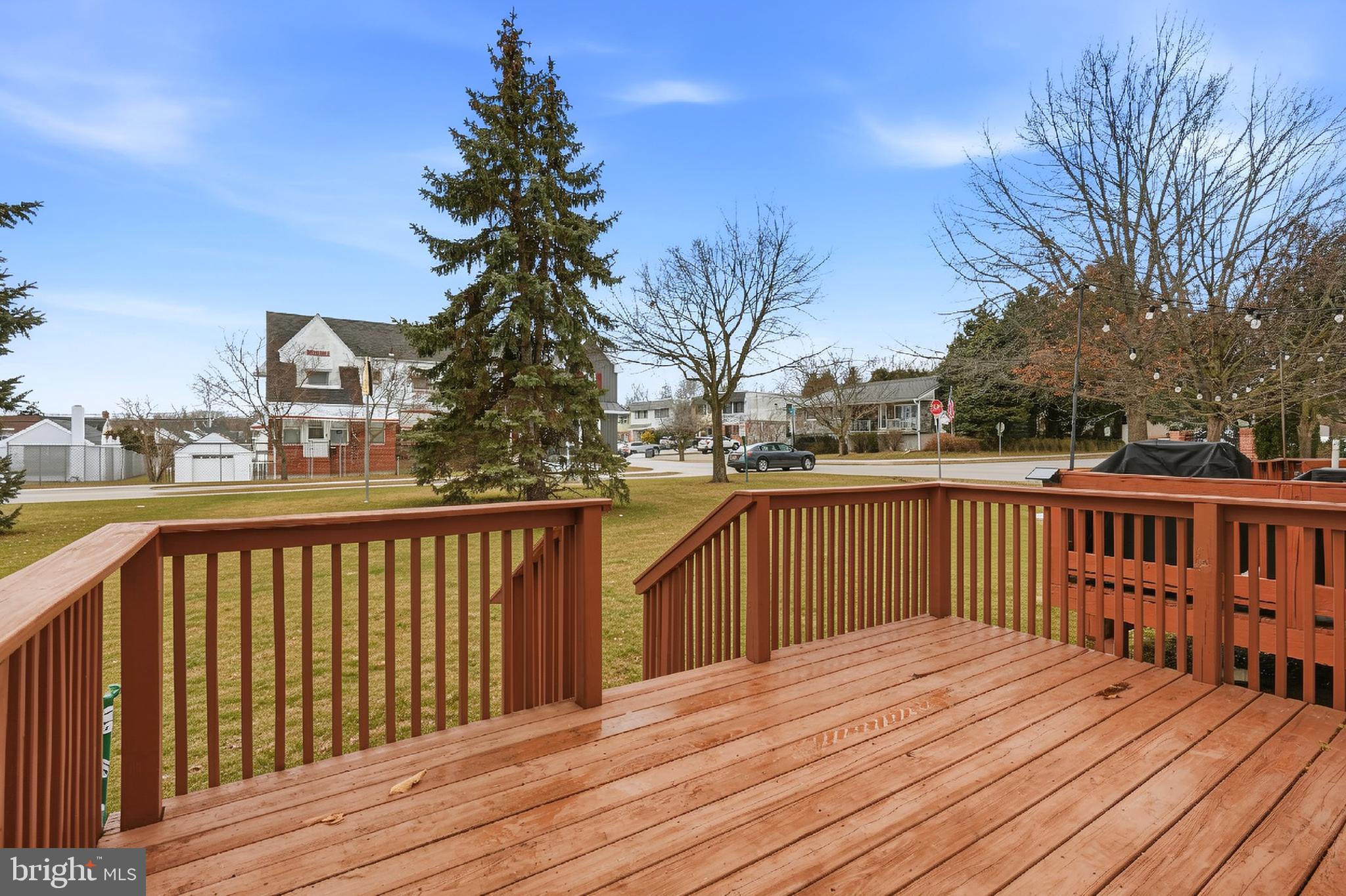 WILLIAMSBURG COMS - Residential