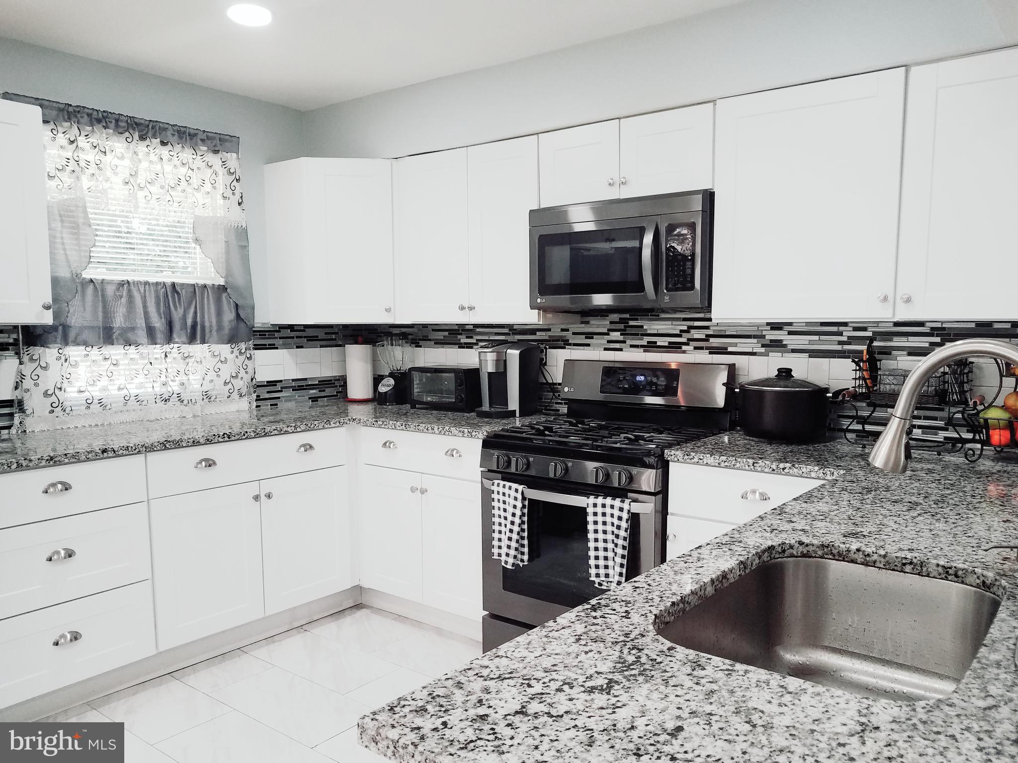 ESTONIAN ESTATES - Residential