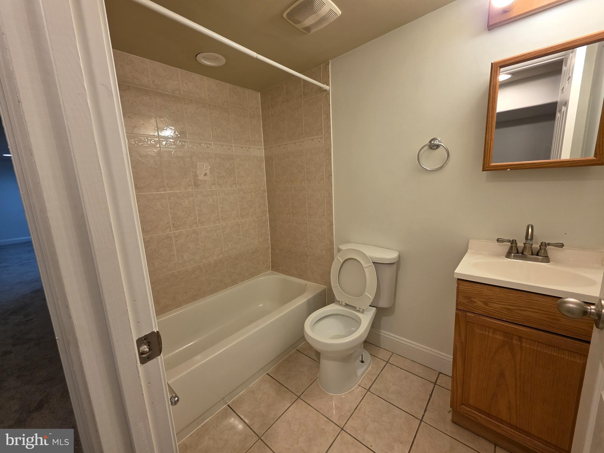 HIGHLANDTOWN - Residential Lease