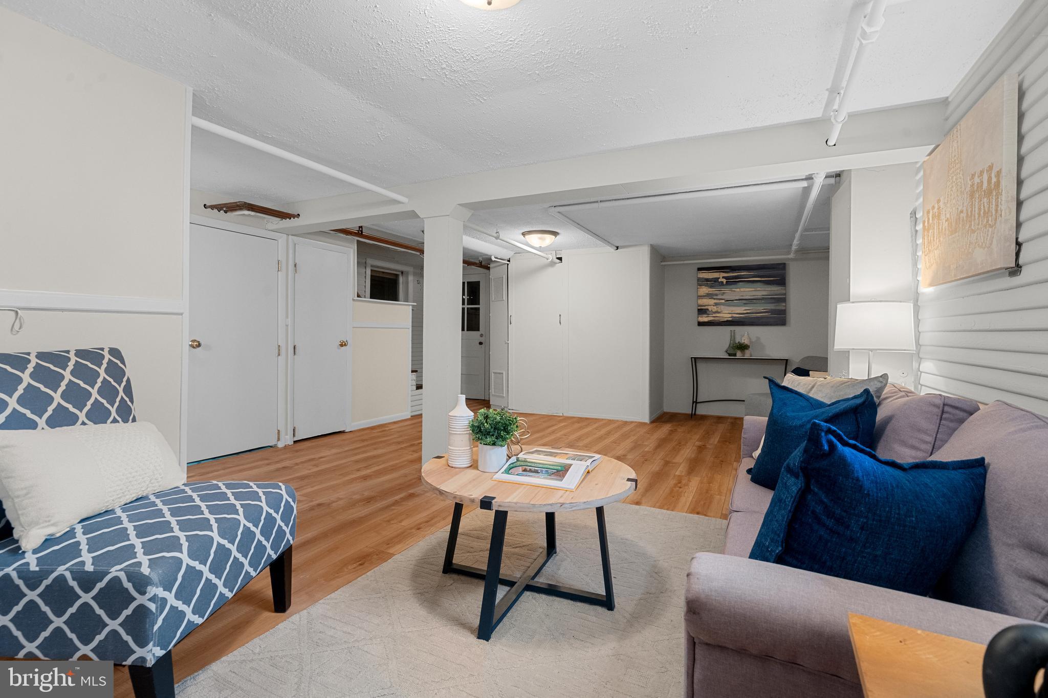 OVER LEE KNOLLS - Residential