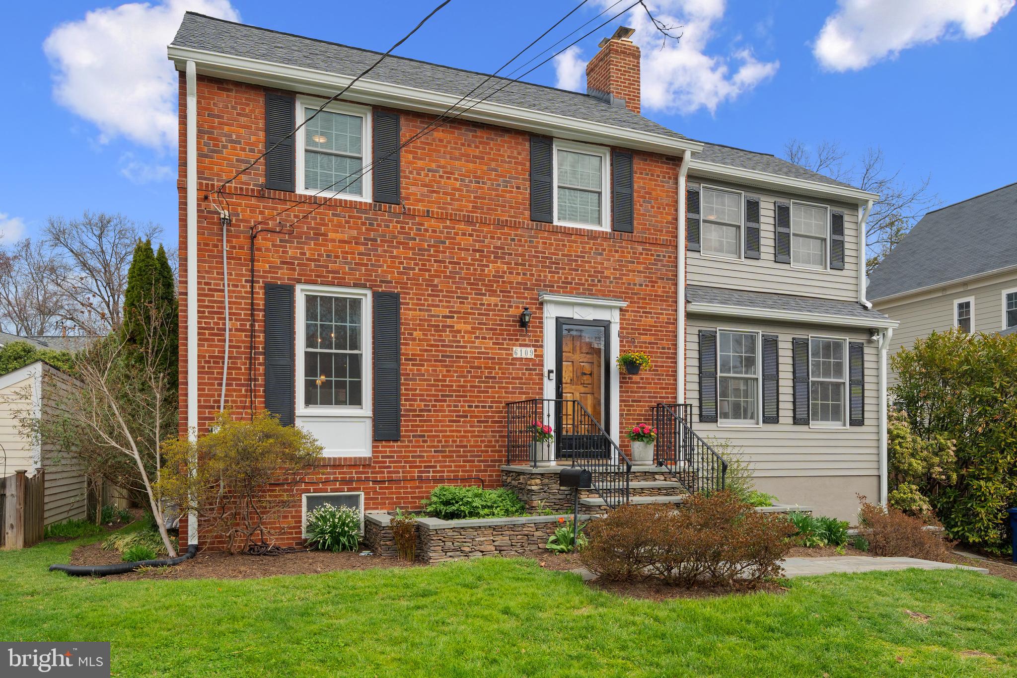 OVER LEE KNOLLS - Residential