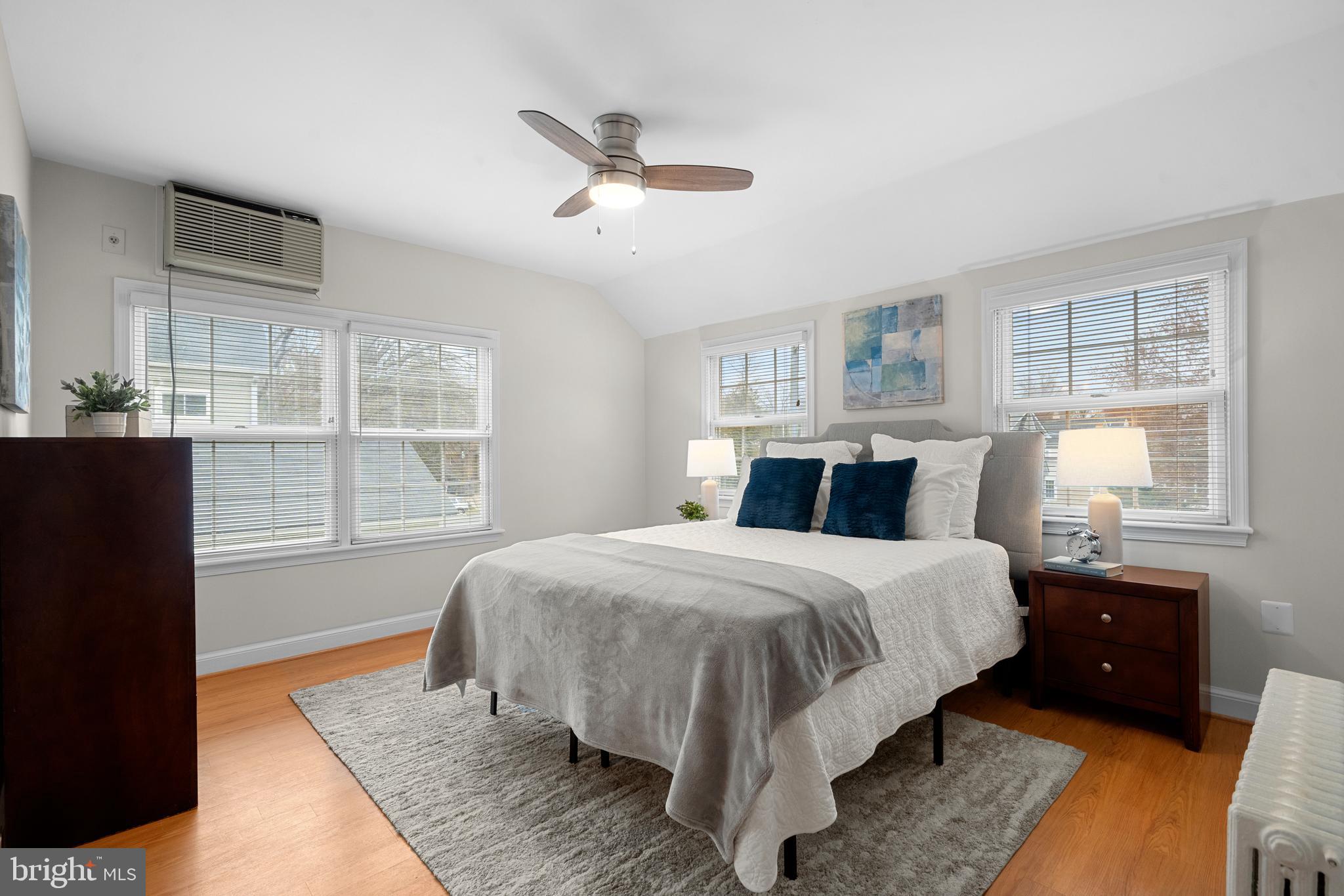 OVER LEE KNOLLS - Residential