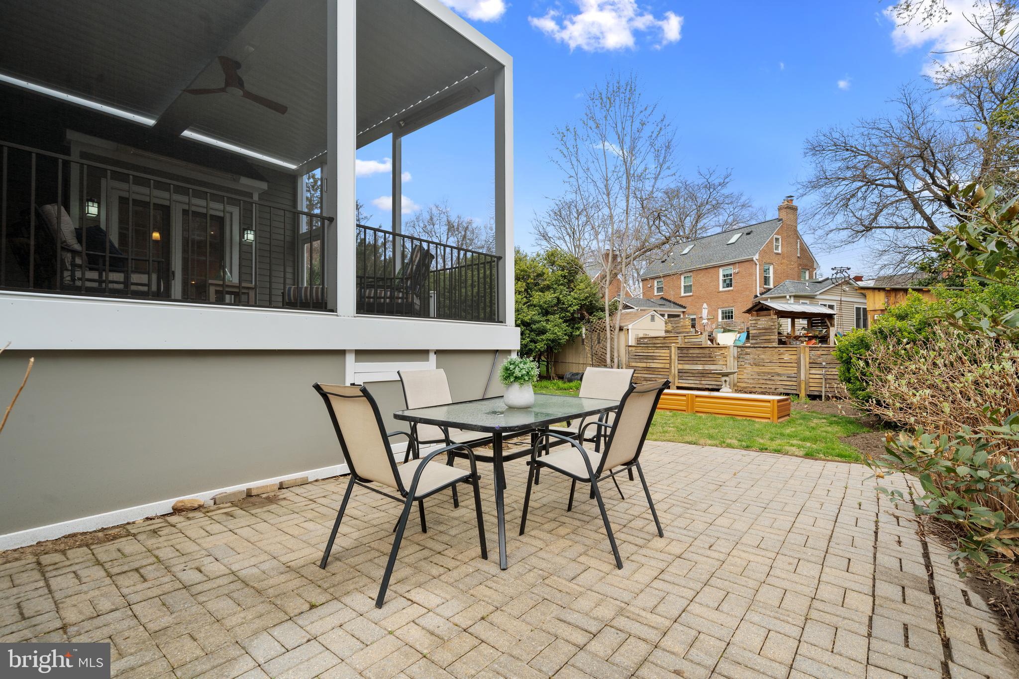 OVER LEE KNOLLS - Residential