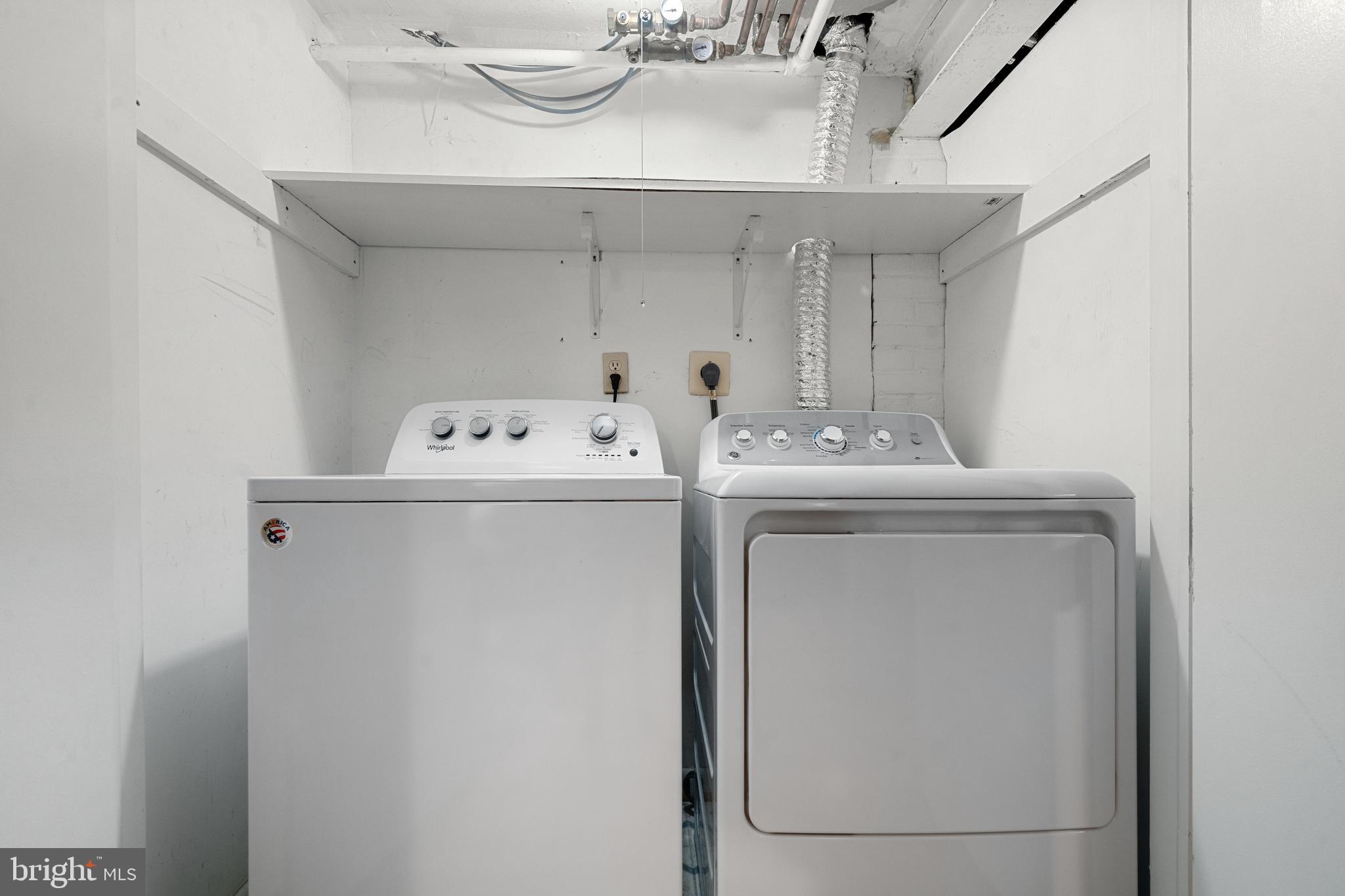 OVER LEE KNOLLS - Residential