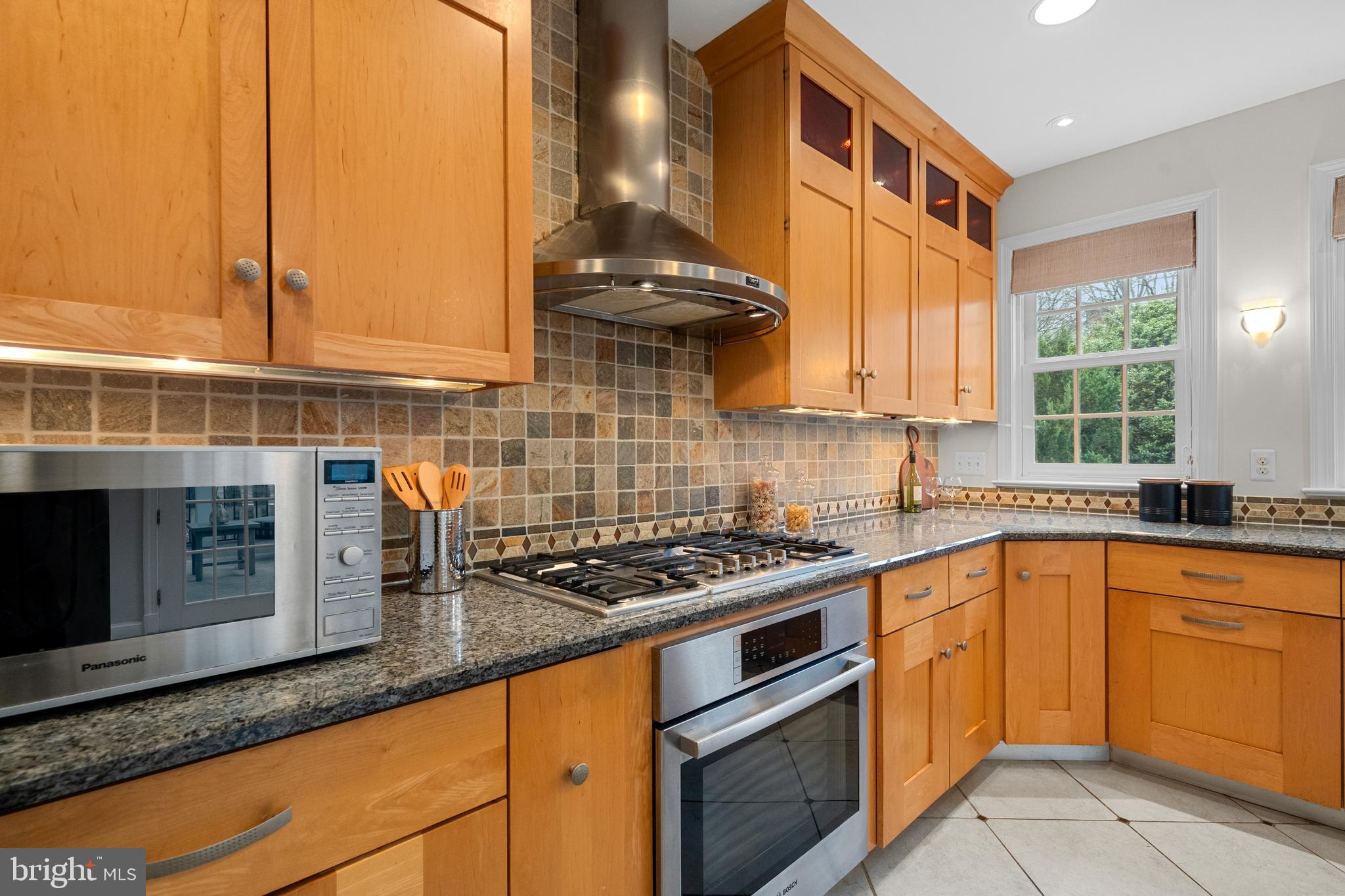 OVER LEE KNOLLS - Residential