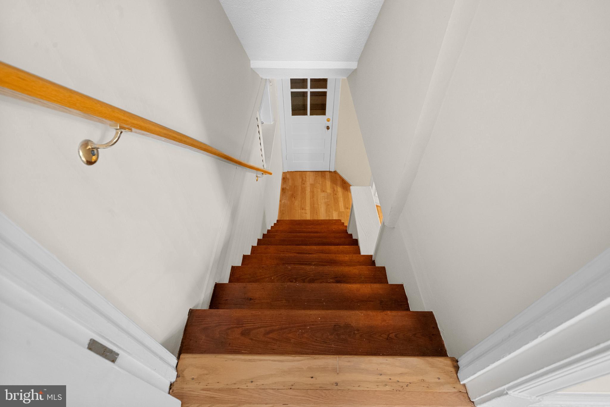 OVER LEE KNOLLS - Residential