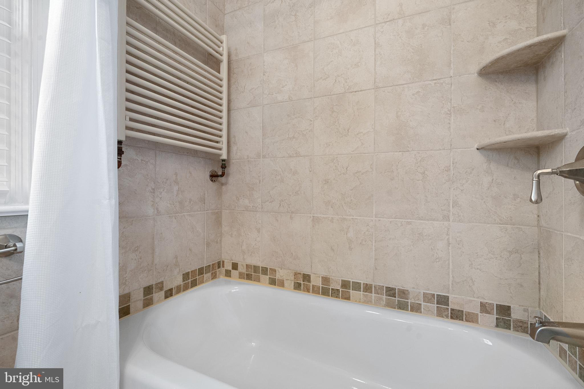 OVER LEE KNOLLS - Residential