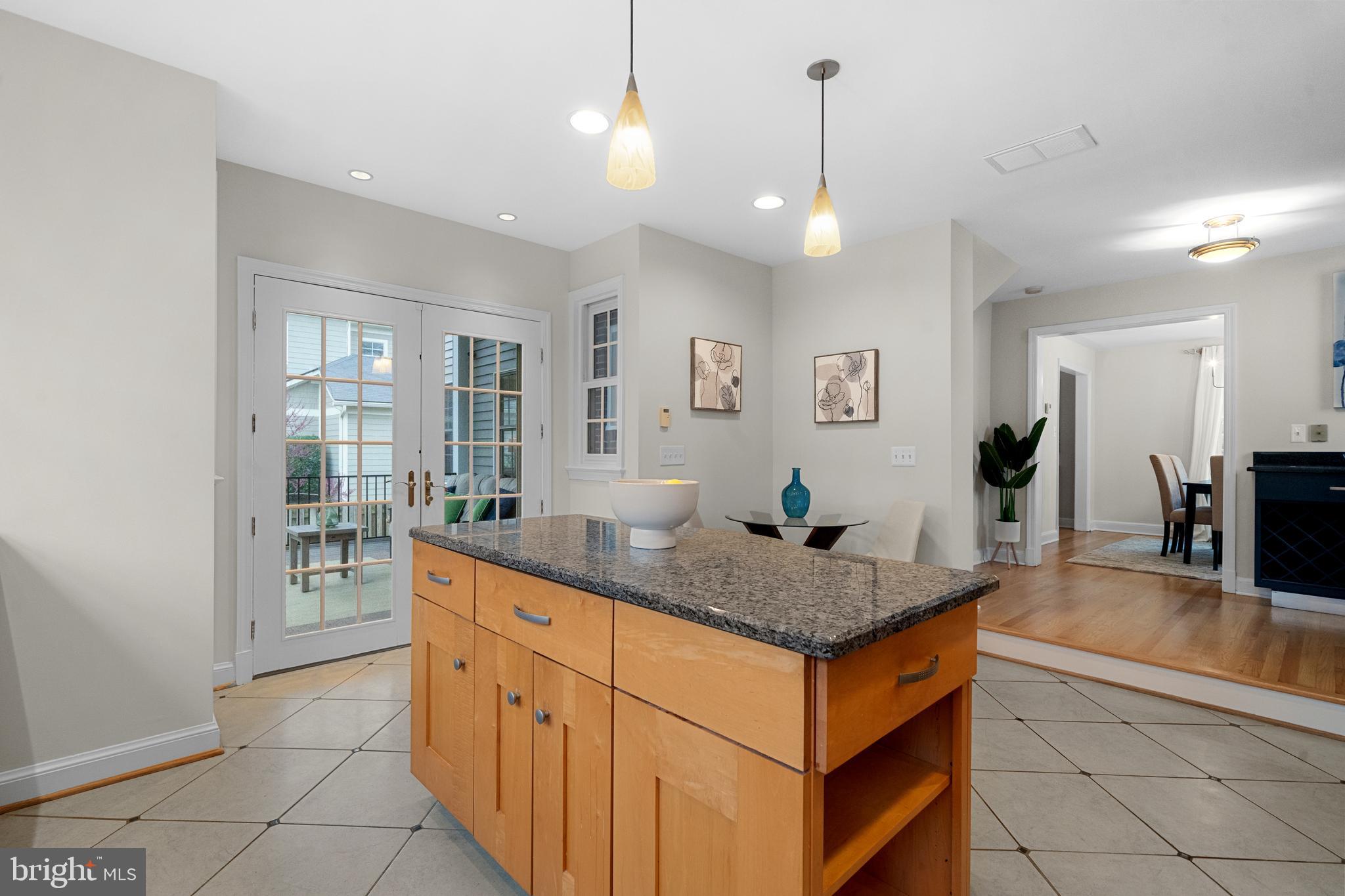 OVER LEE KNOLLS - Residential