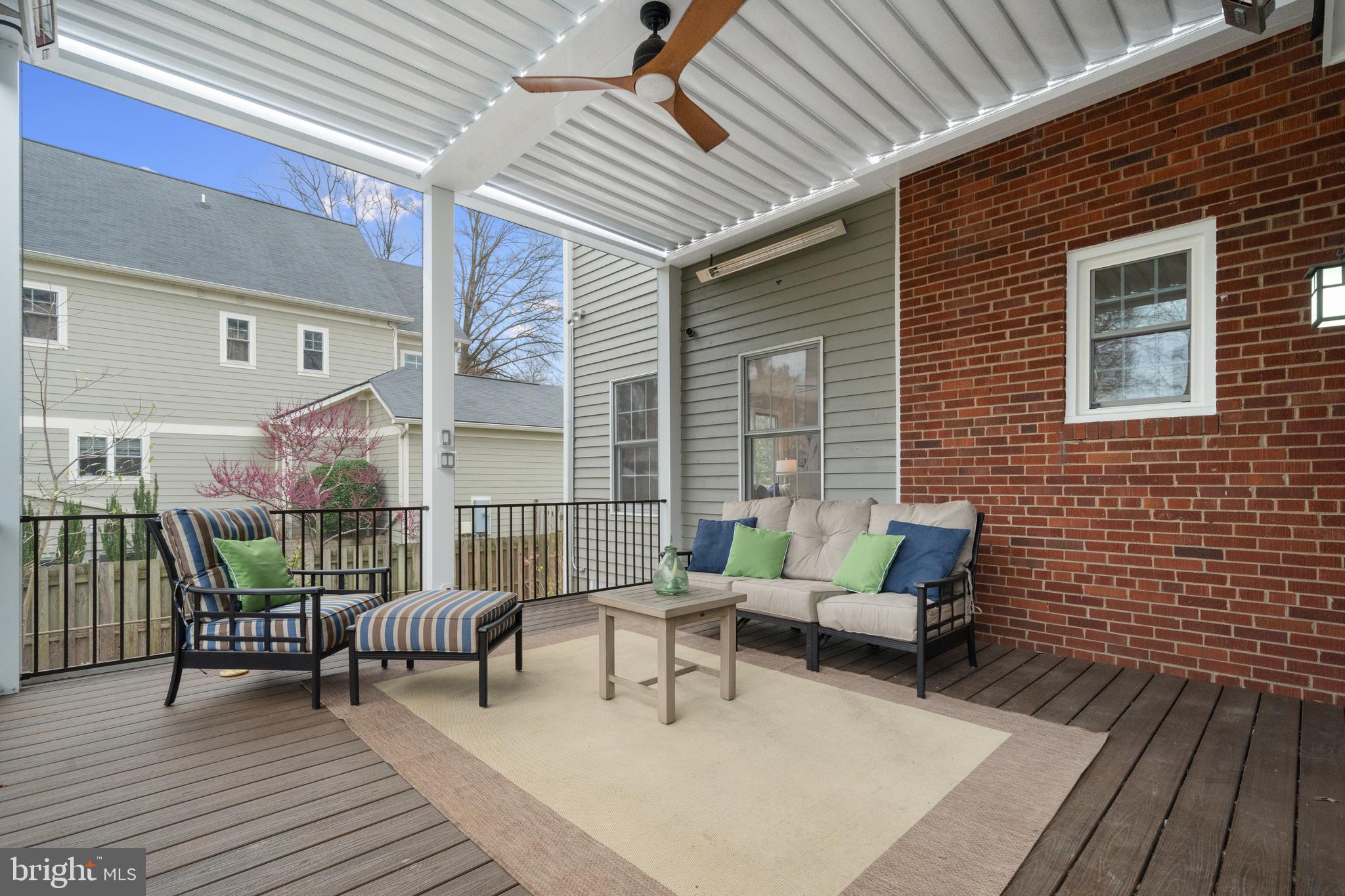 OVER LEE KNOLLS - Residential