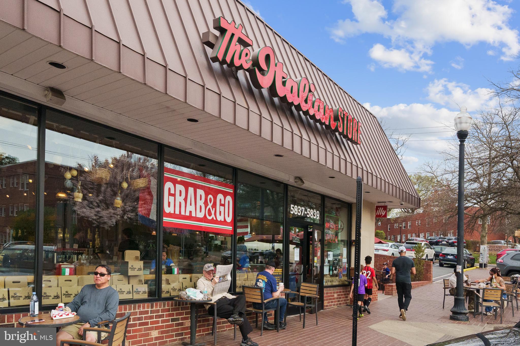 OVER LEE KNOLLS - Residential