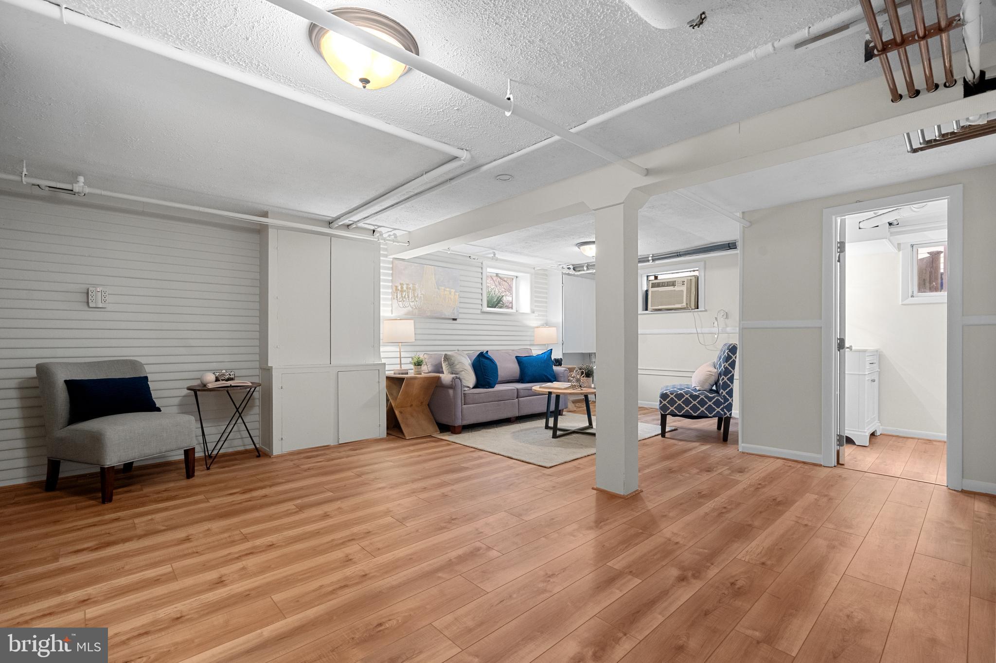 OVER LEE KNOLLS - Residential