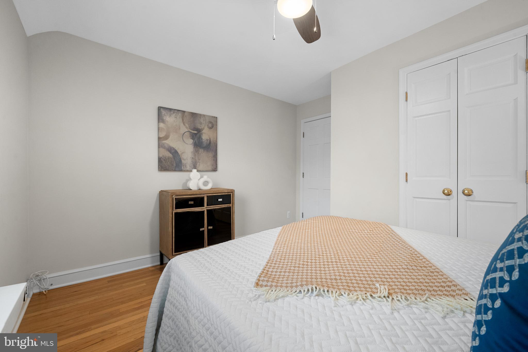 OVER LEE KNOLLS - Residential