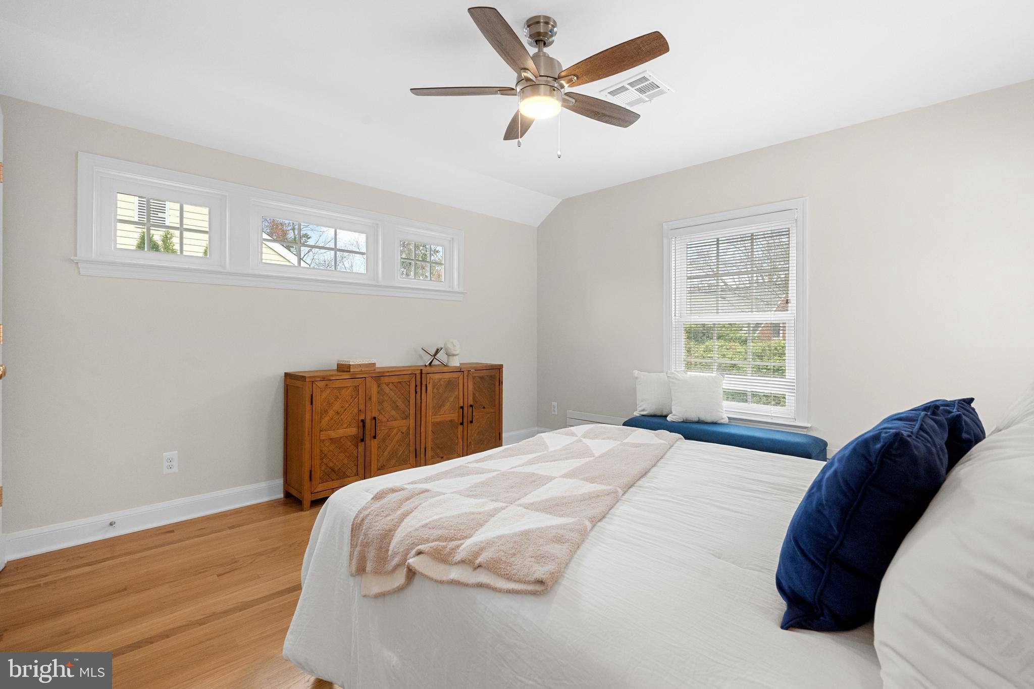 OVER LEE KNOLLS - Residential