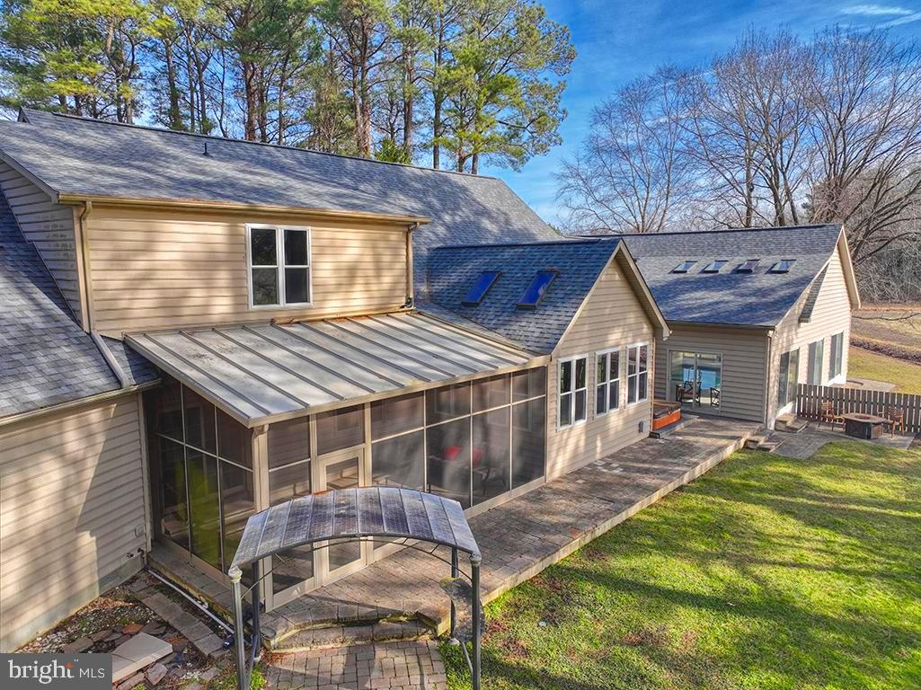 6 CINDERBERRY COURT