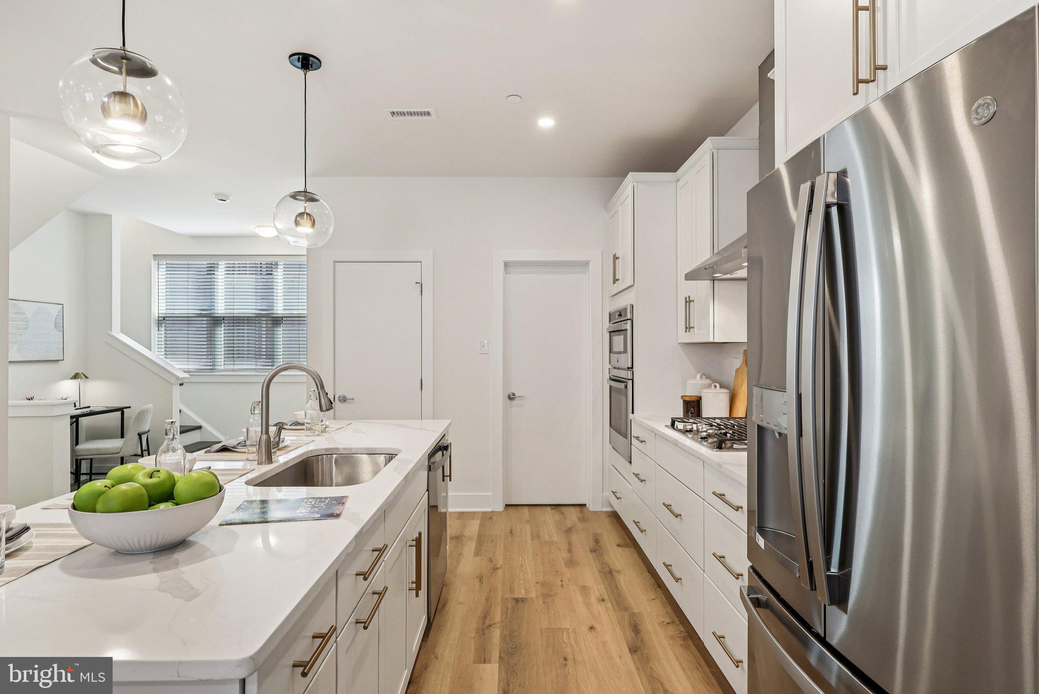 RIVER PLACE - Residential