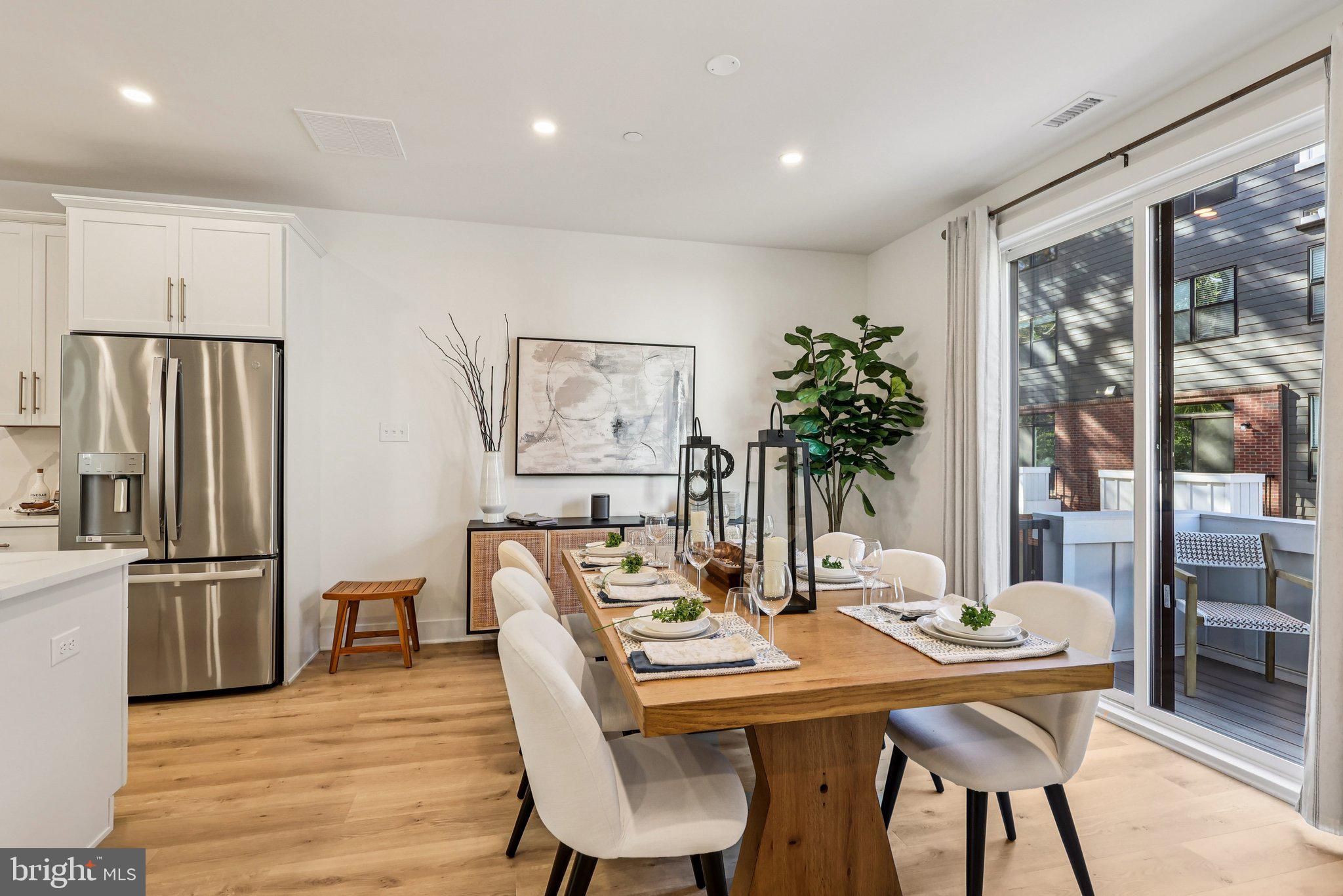 RIVER PLACE - Residential