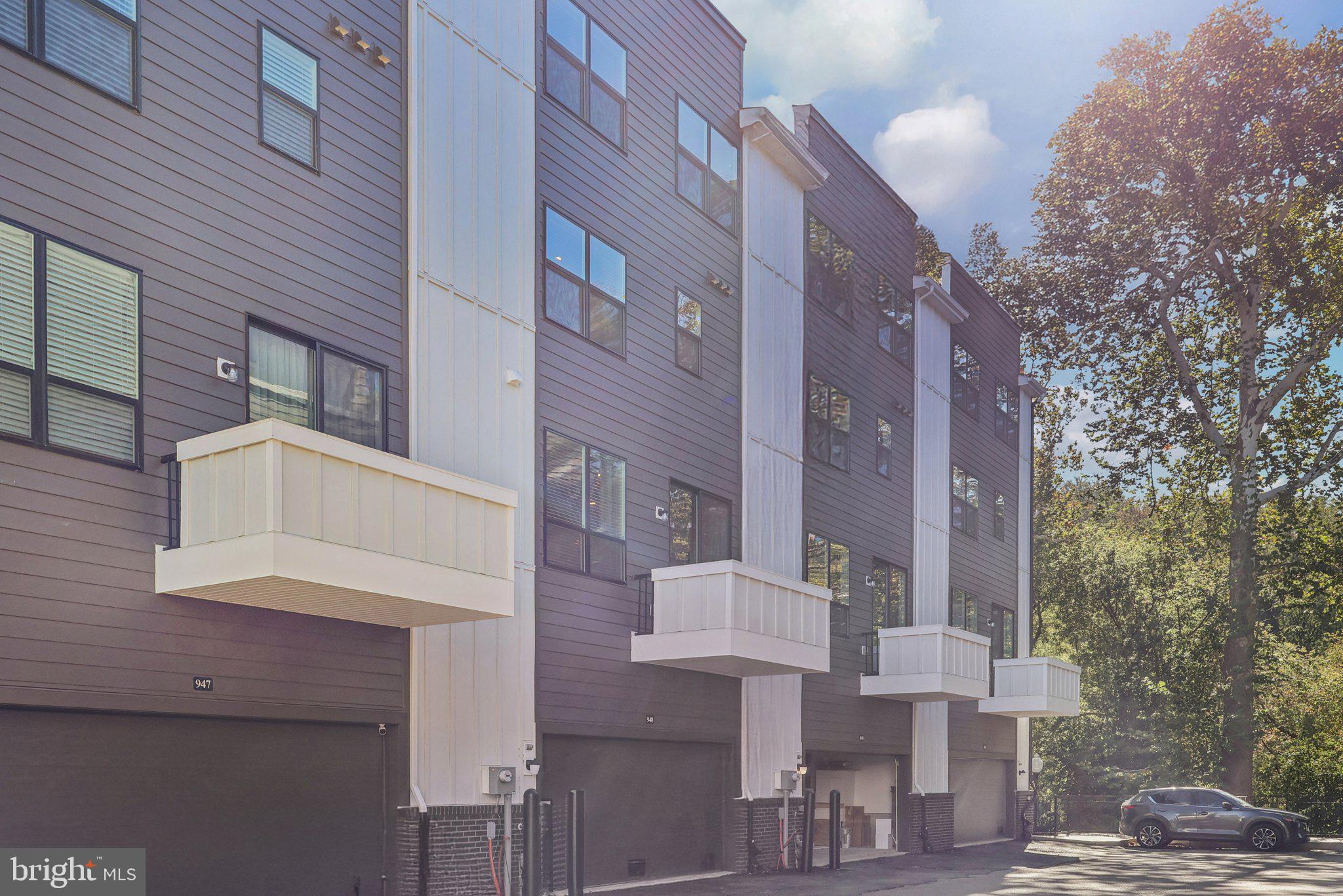 RIVER PLACE - Residential