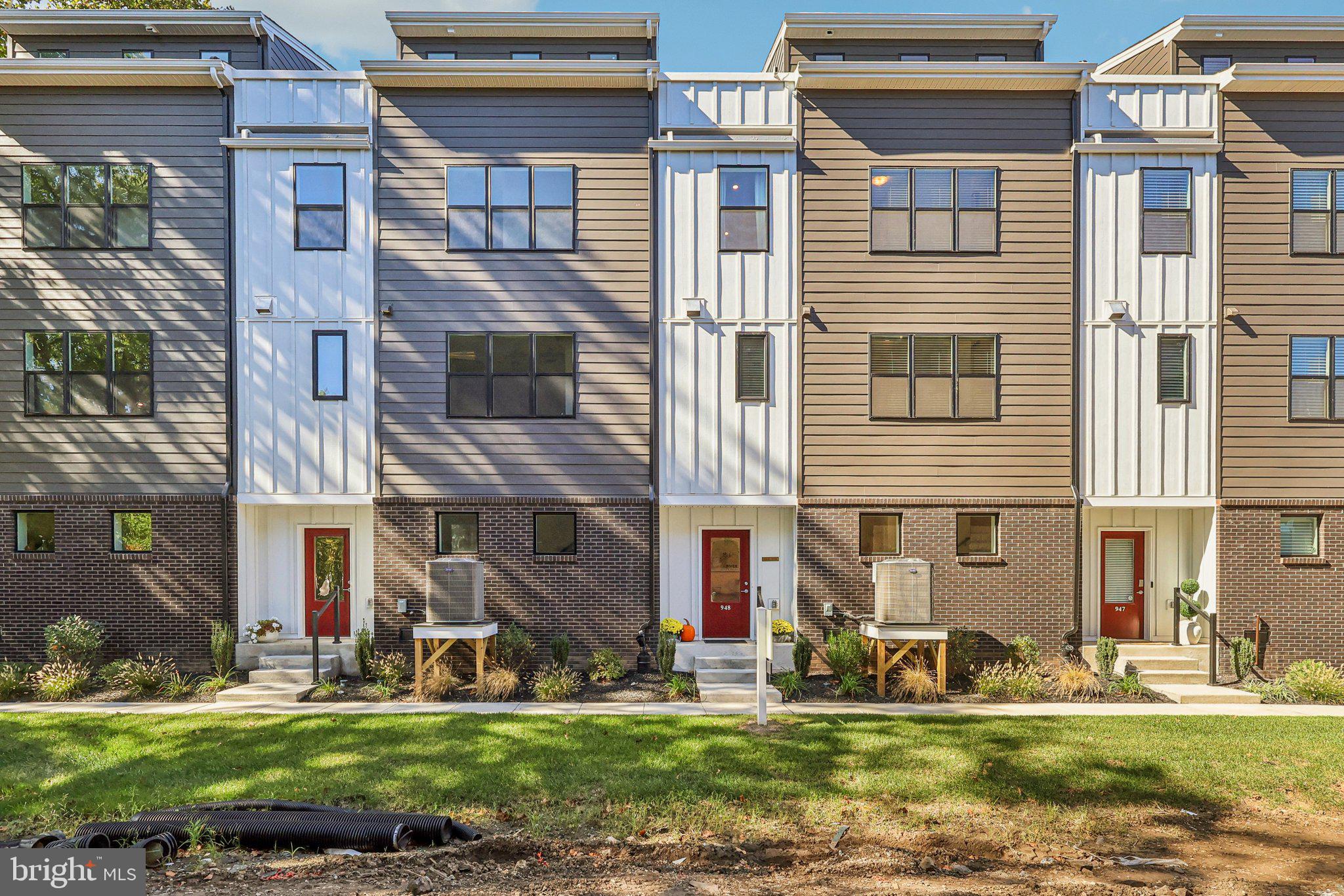 RIVER PLACE - Residential