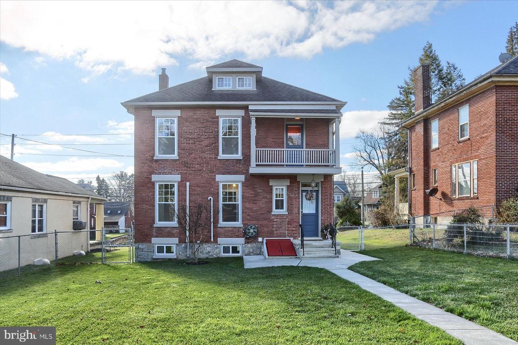 Photo of 1231 E King Street, Lancaster, PA 17602 (MLS # PALA2045086)