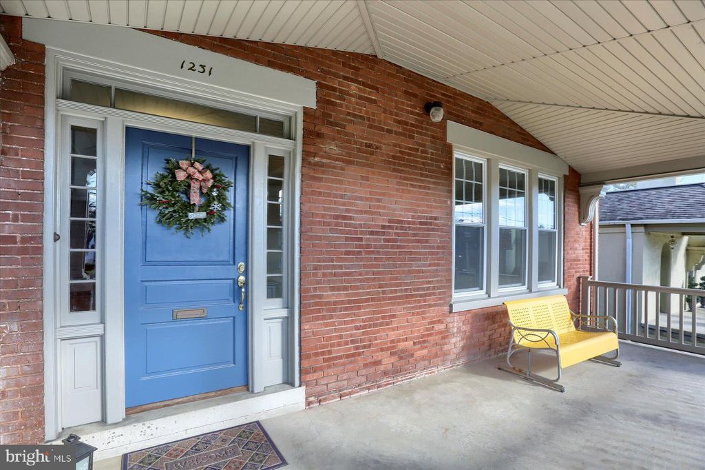 Photo of 1231 E King Street, Lancaster, PA 17602 (MLS # PALA2045086)