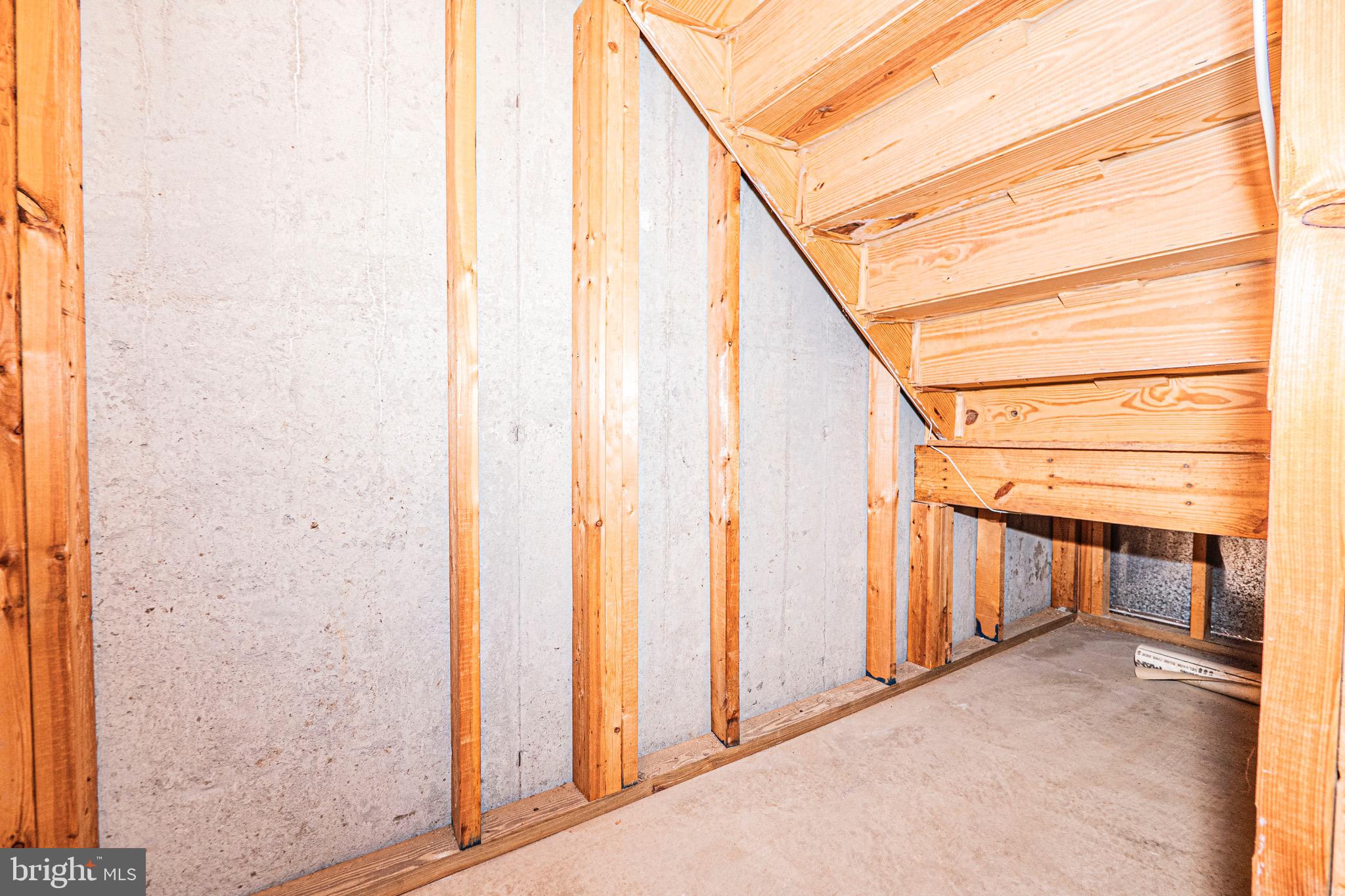 SADDLE CREEK - Residential