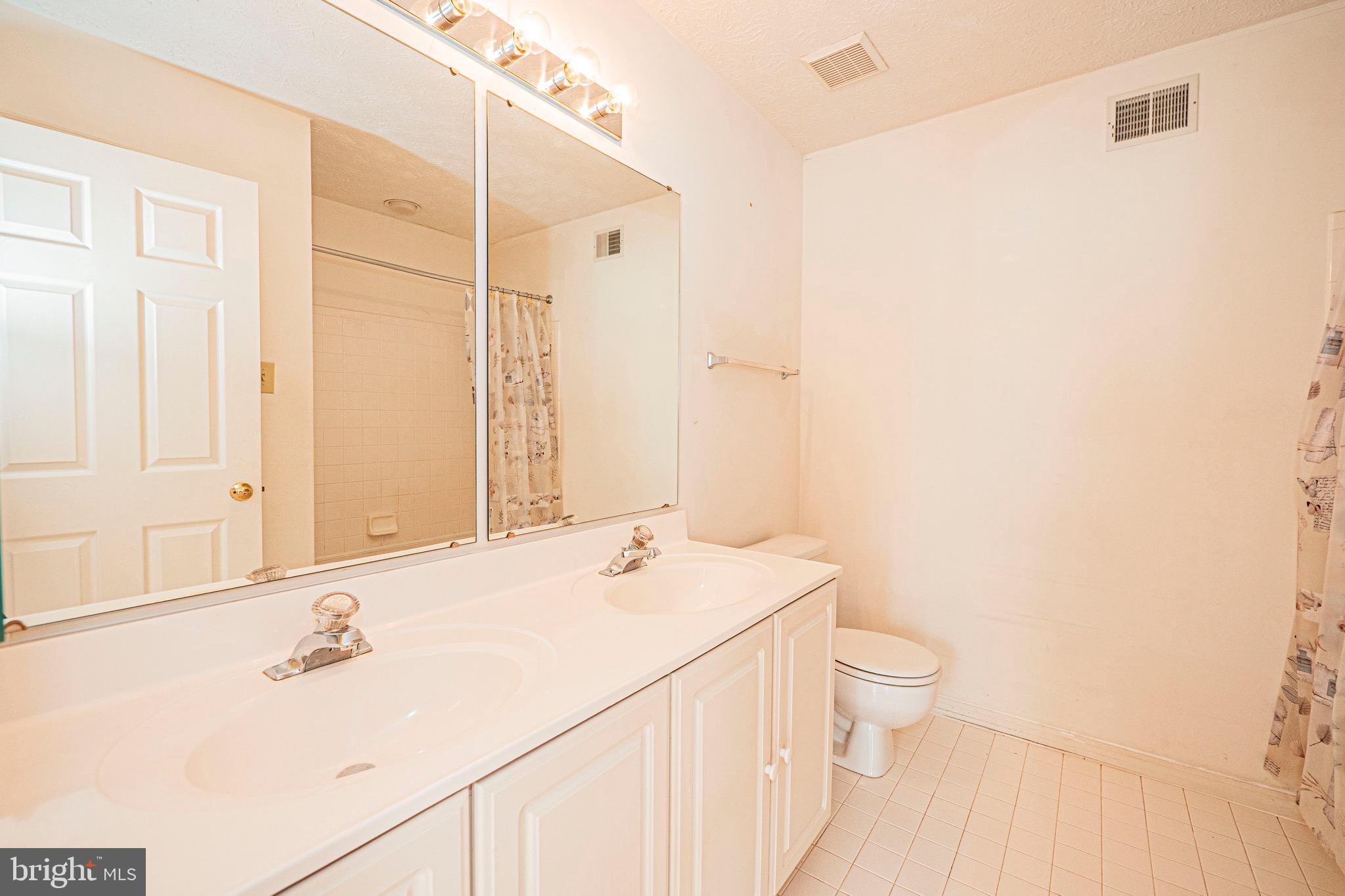 SADDLE CREEK - Residential