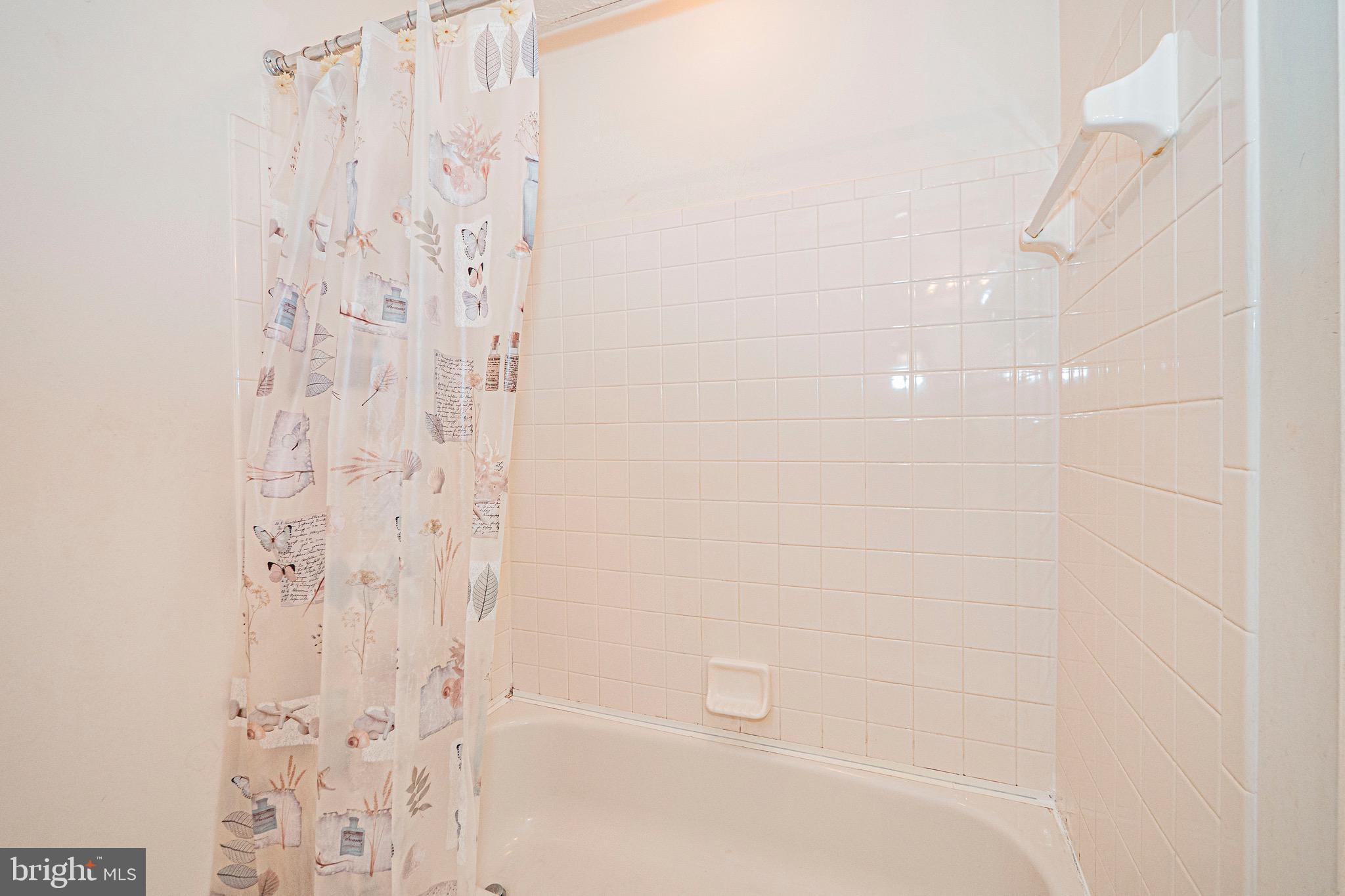 SADDLE CREEK - Residential