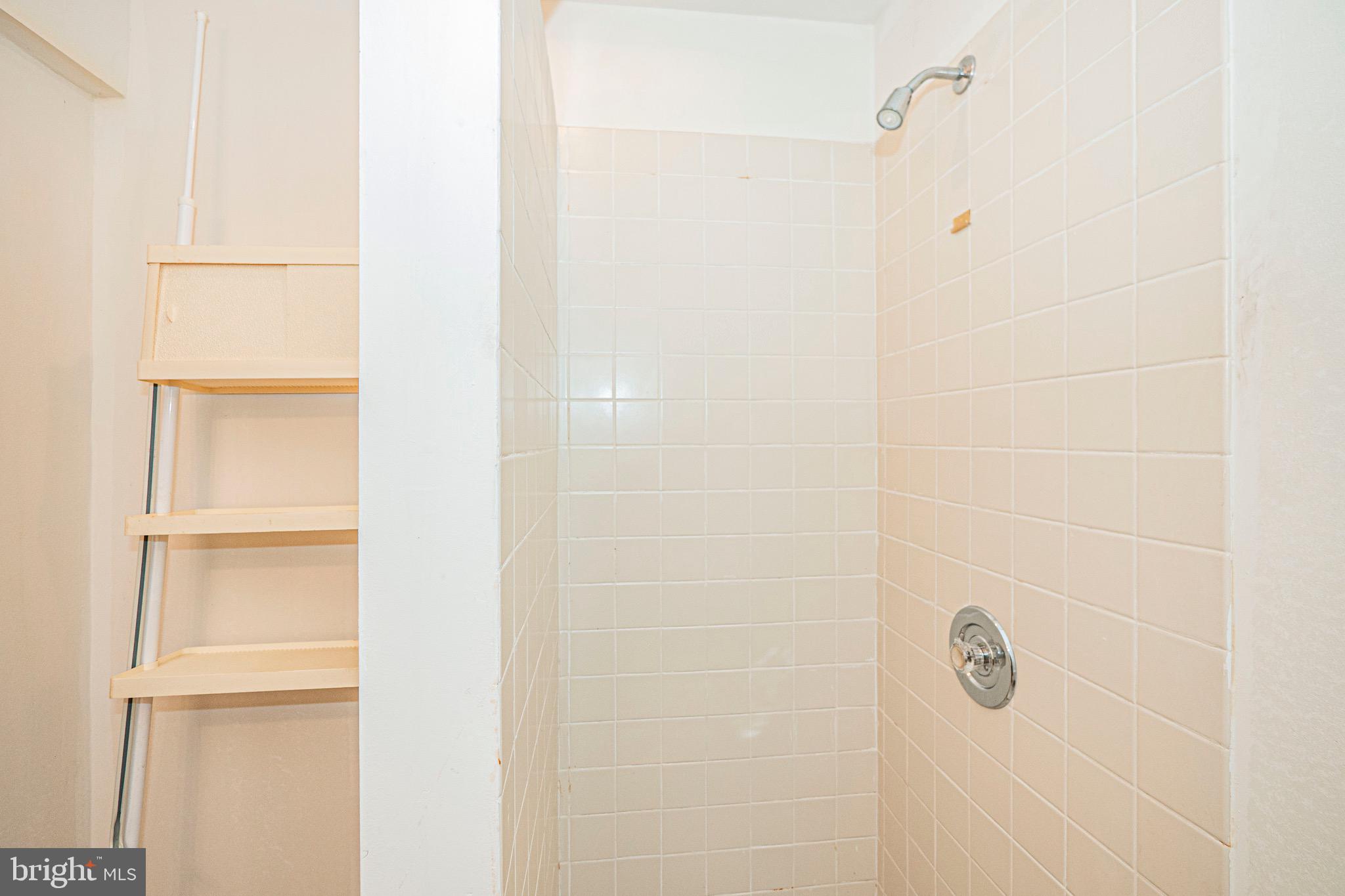 SADDLE CREEK - Residential