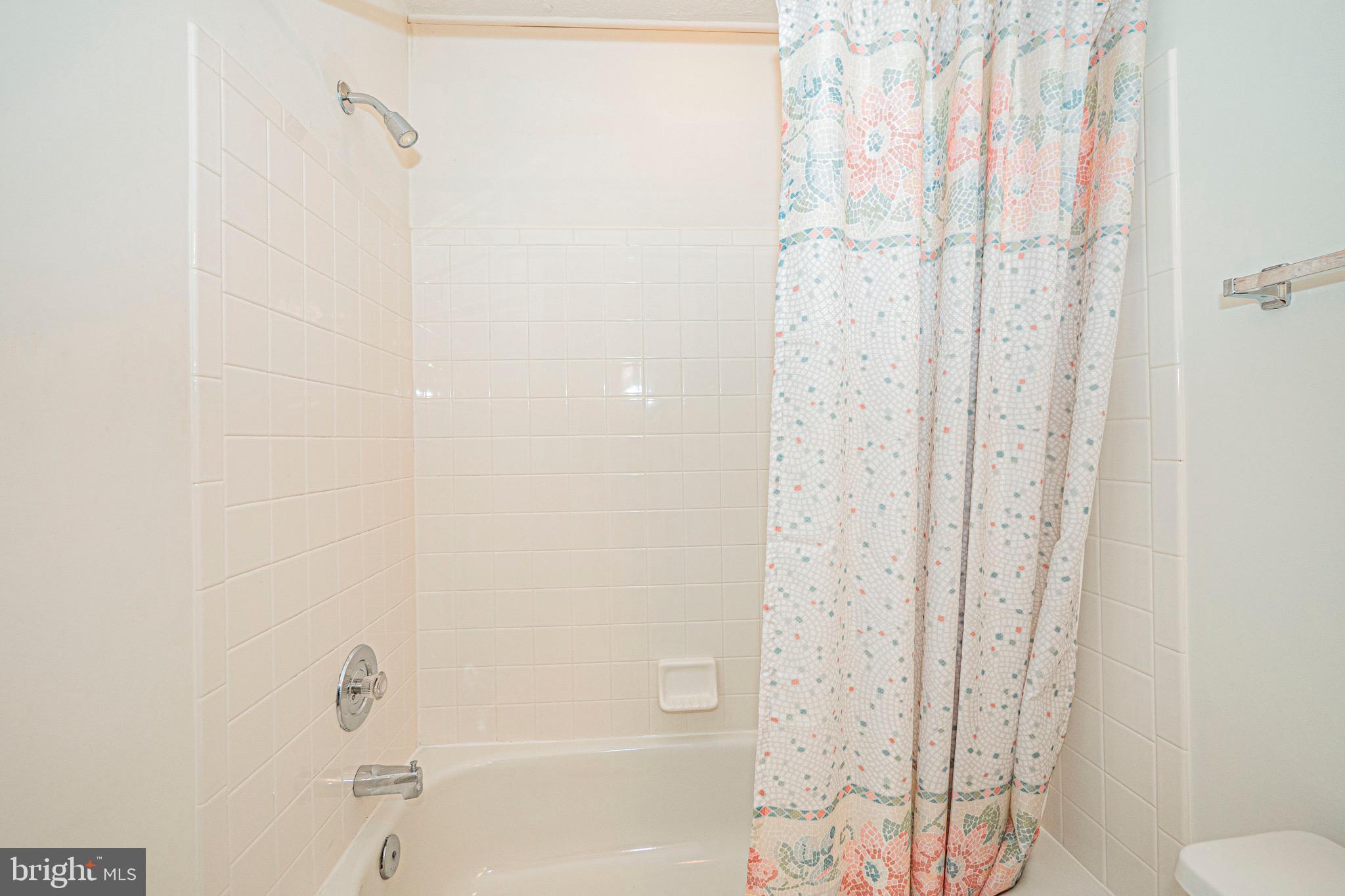 SADDLE CREEK - Residential