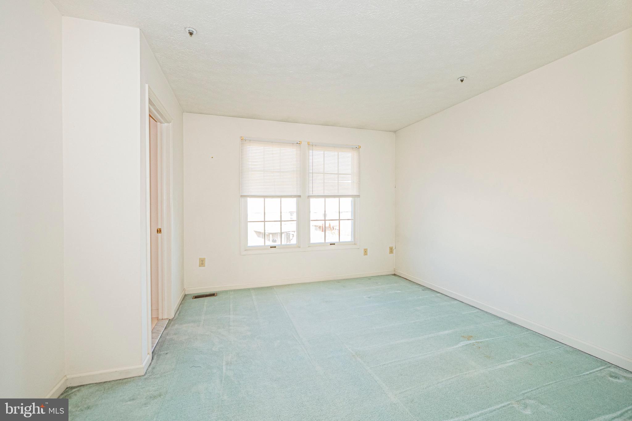 SADDLE CREEK - Residential