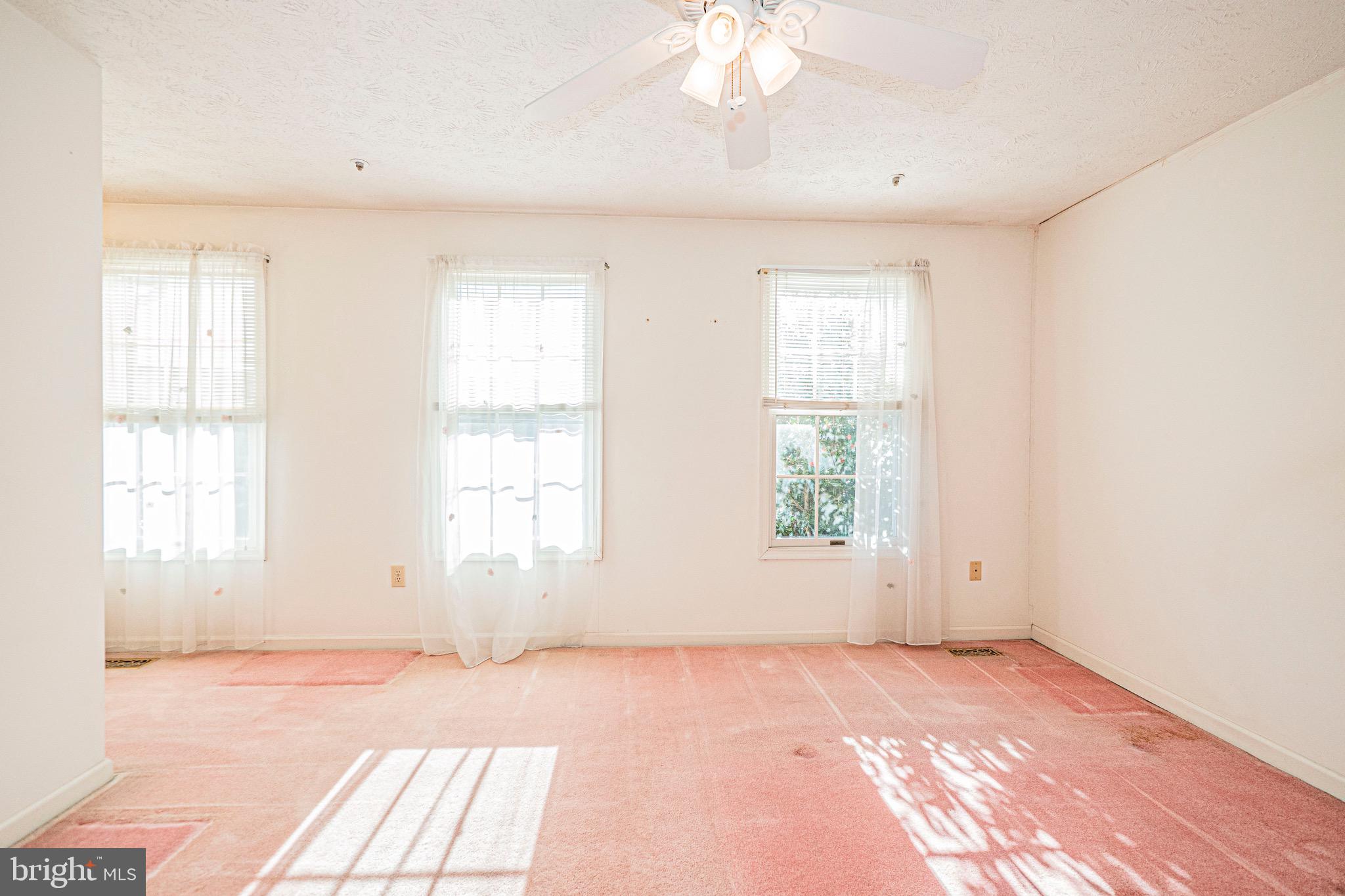 SADDLE CREEK - Residential