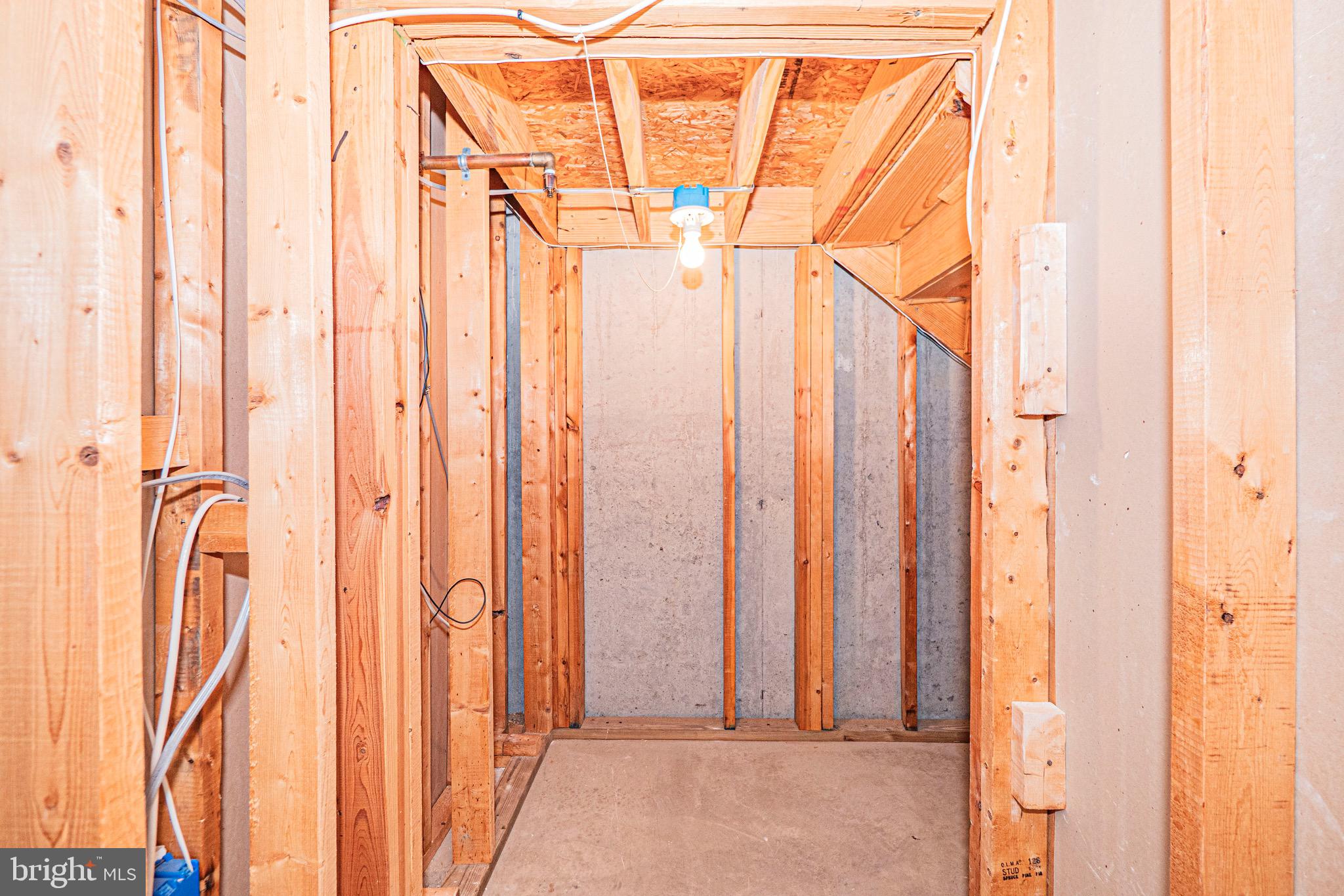 SADDLE CREEK - Residential