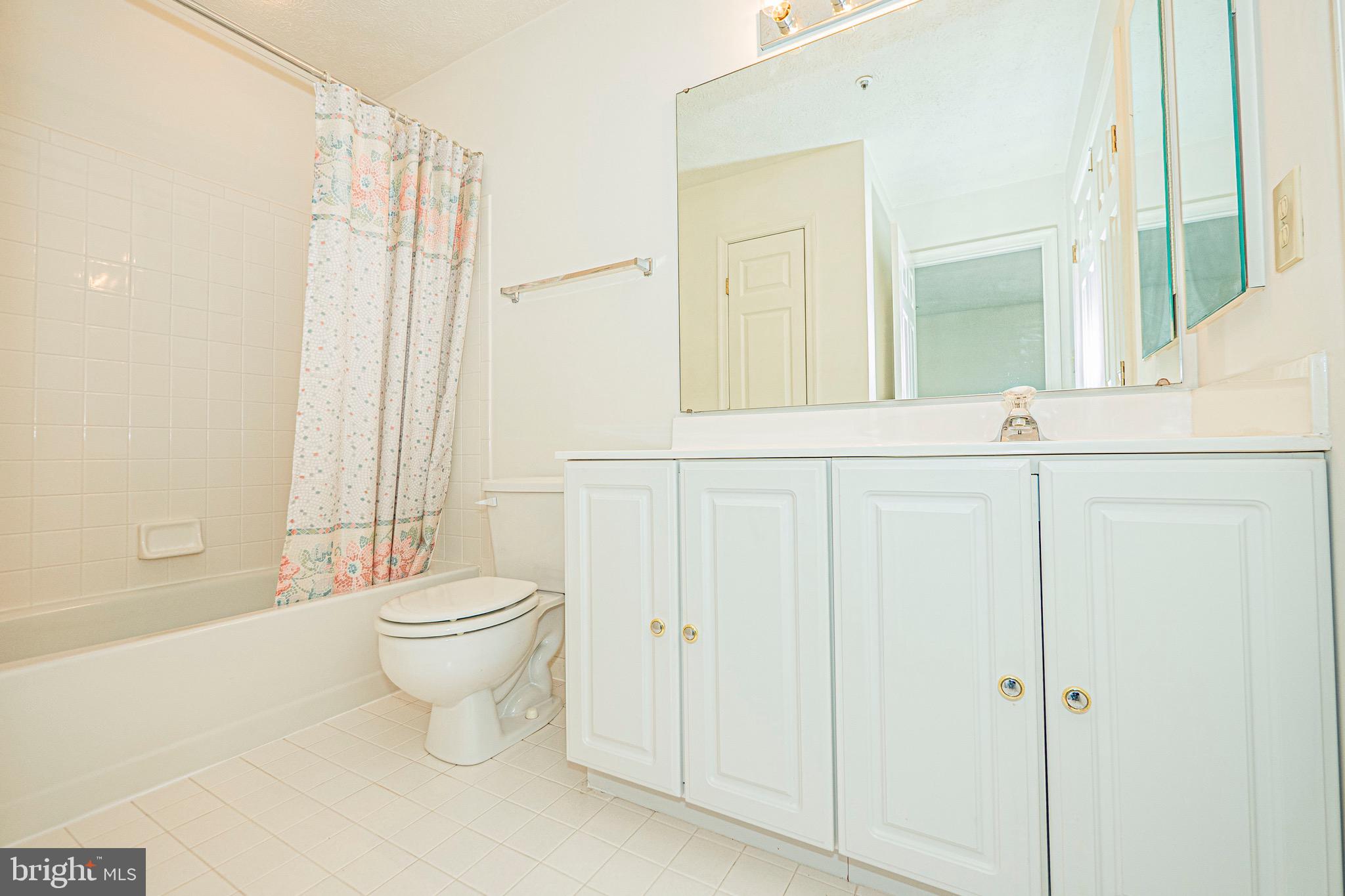 SADDLE CREEK - Residential