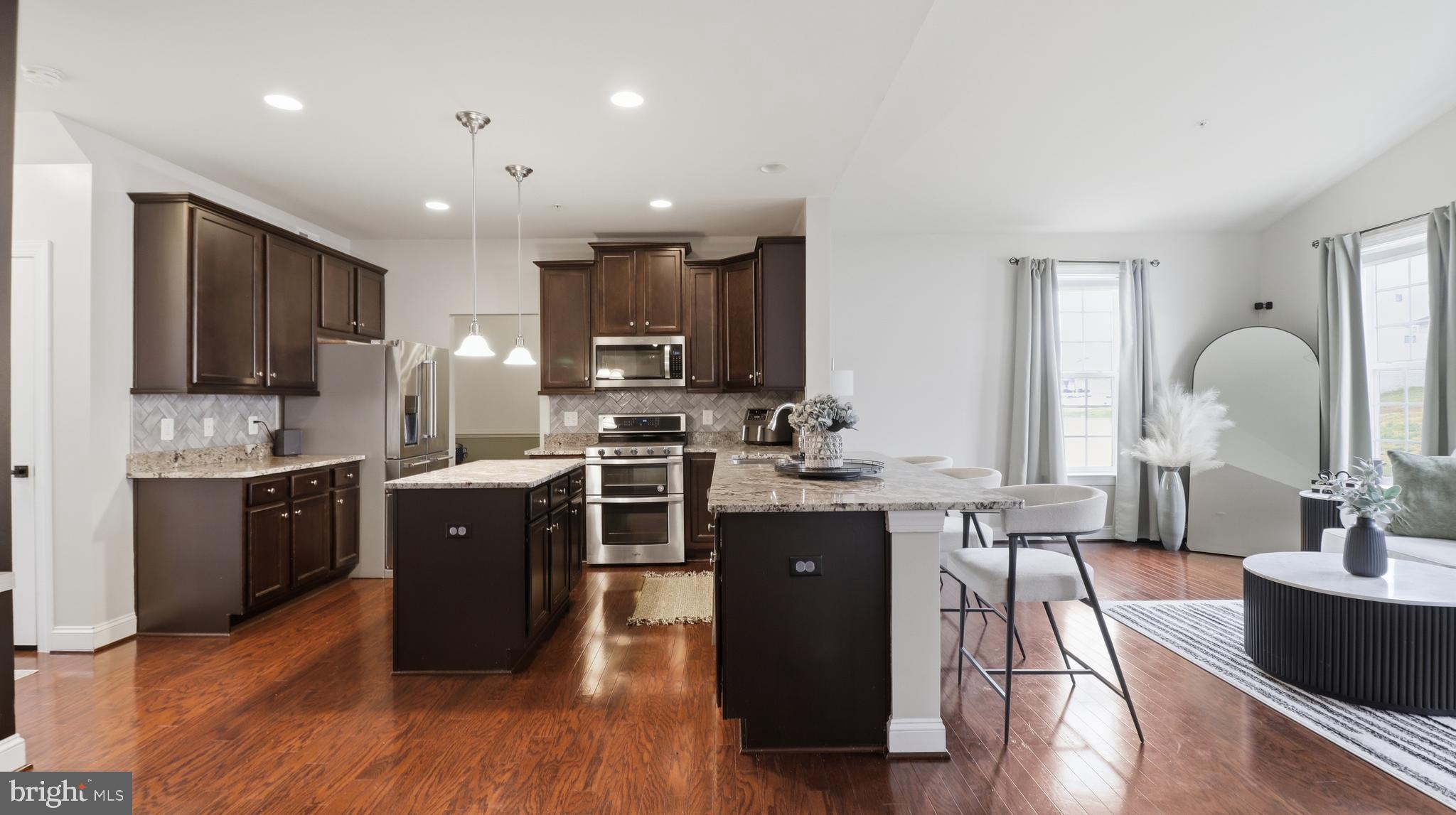 MARSHALL HALL - Residential