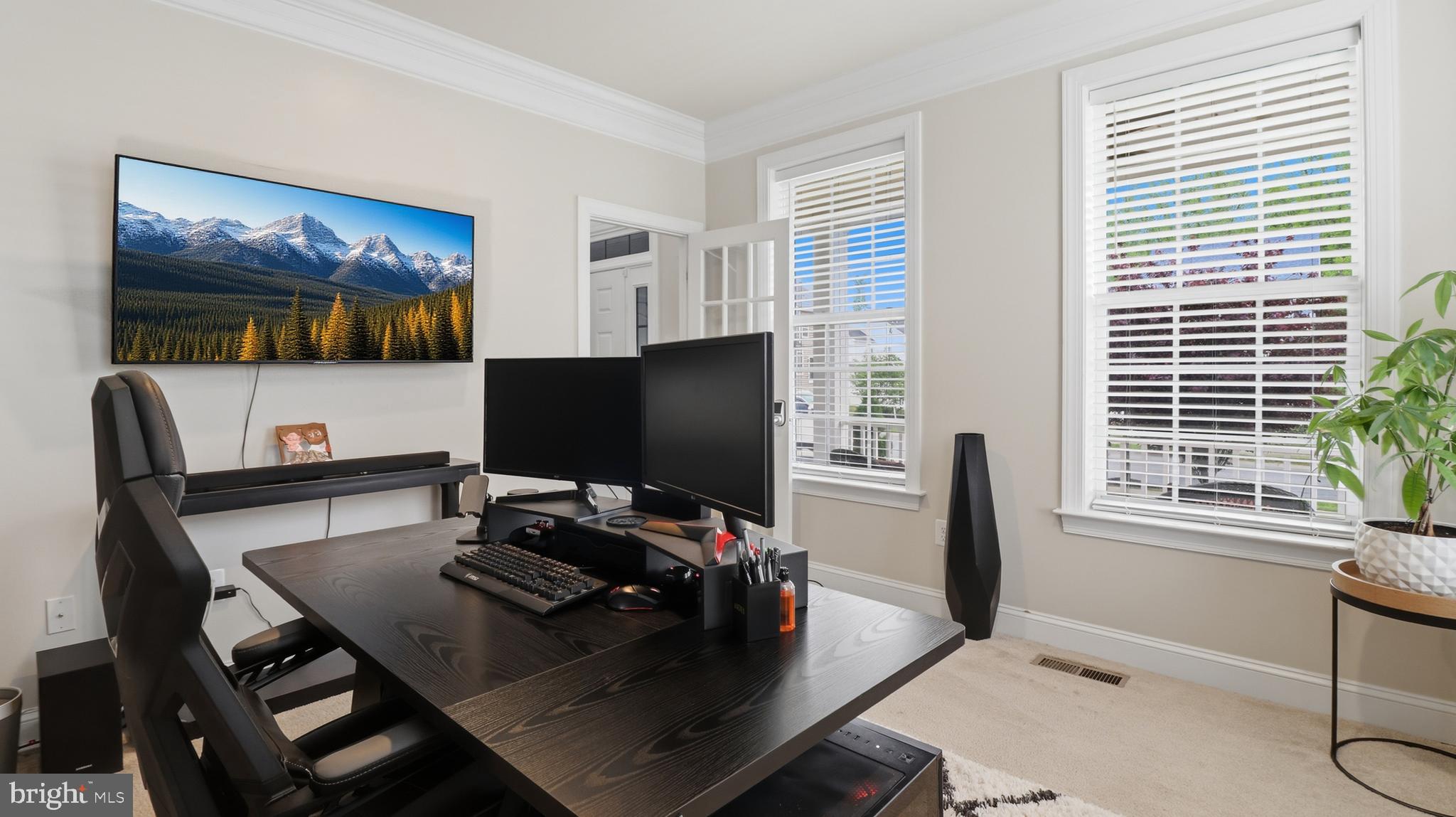 MARSHALL HALL - Residential