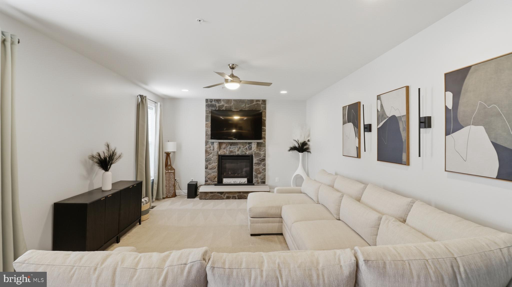 MARSHALL HALL - Residential