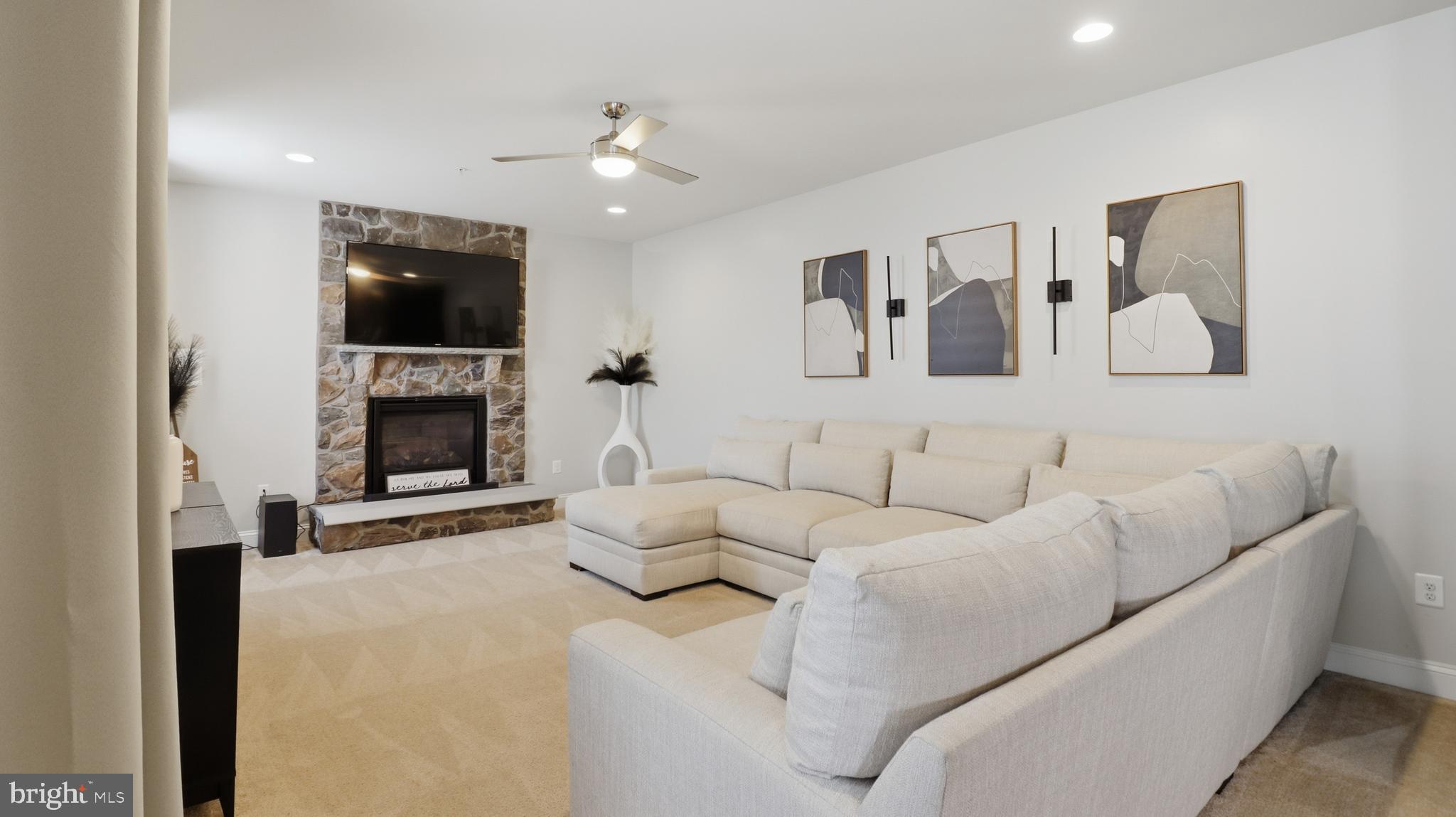 MARSHALL HALL - Residential