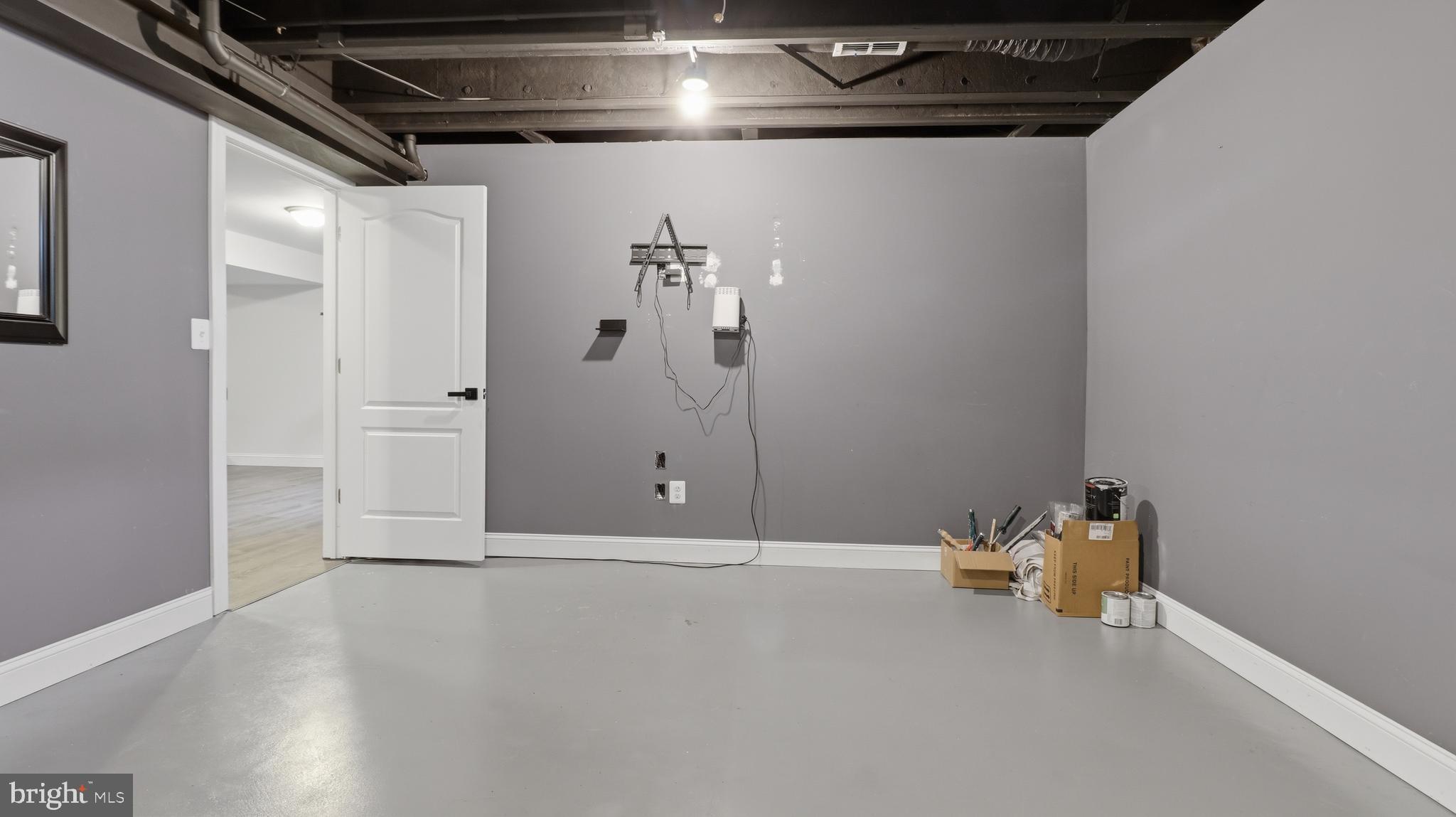 MARSHALL HALL - Residential