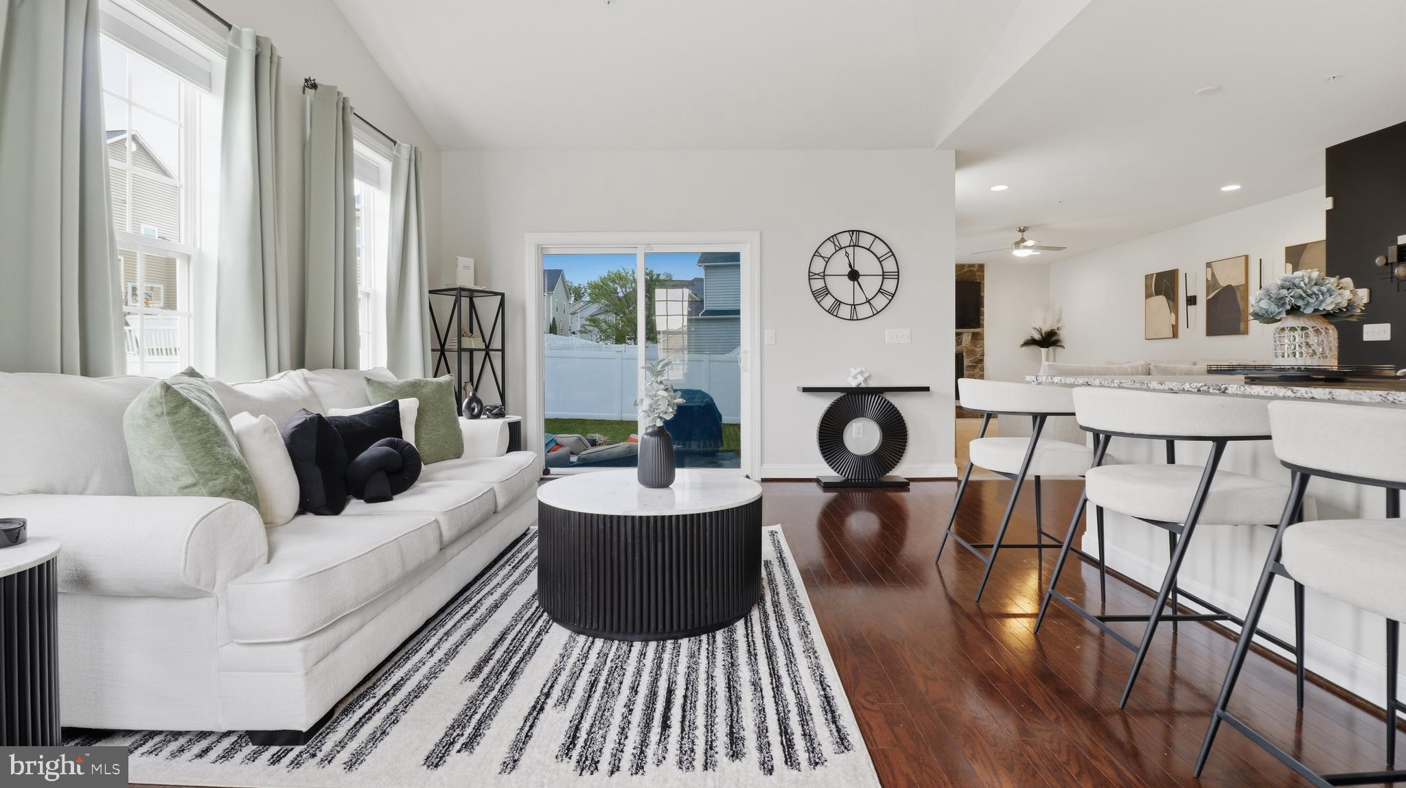 MARSHALL HALL - Residential