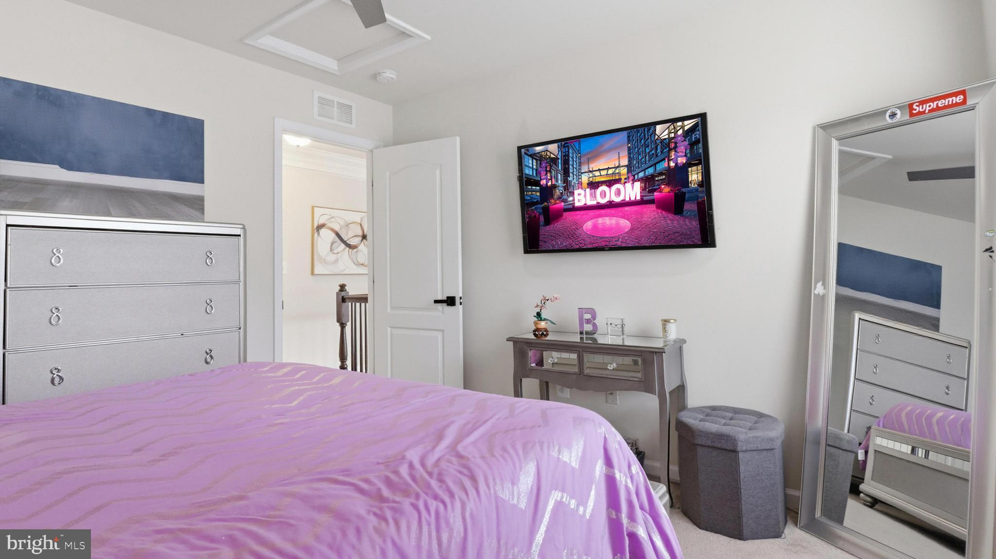 MARSHALL HALL - Residential