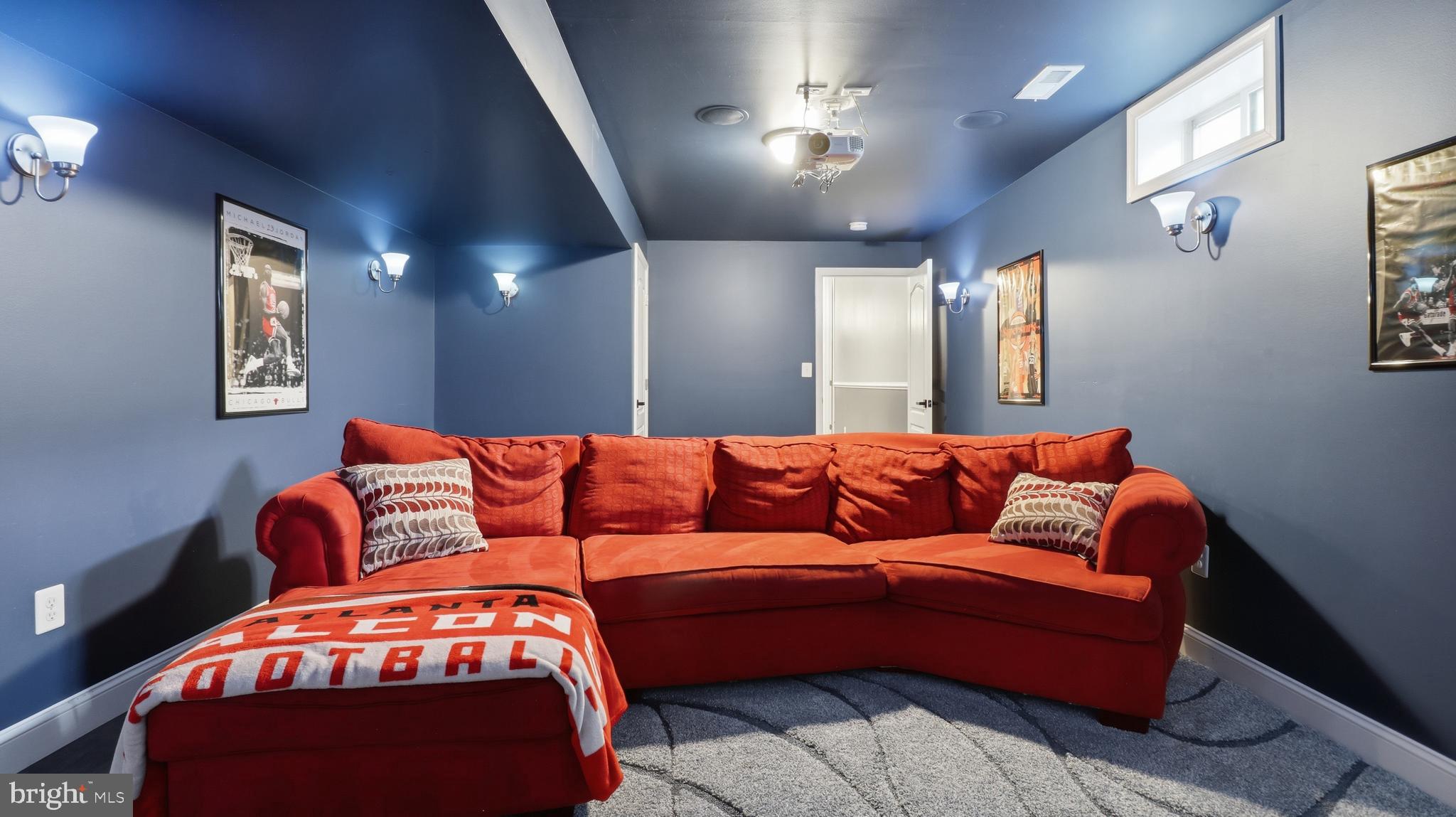 MARSHALL HALL - Residential