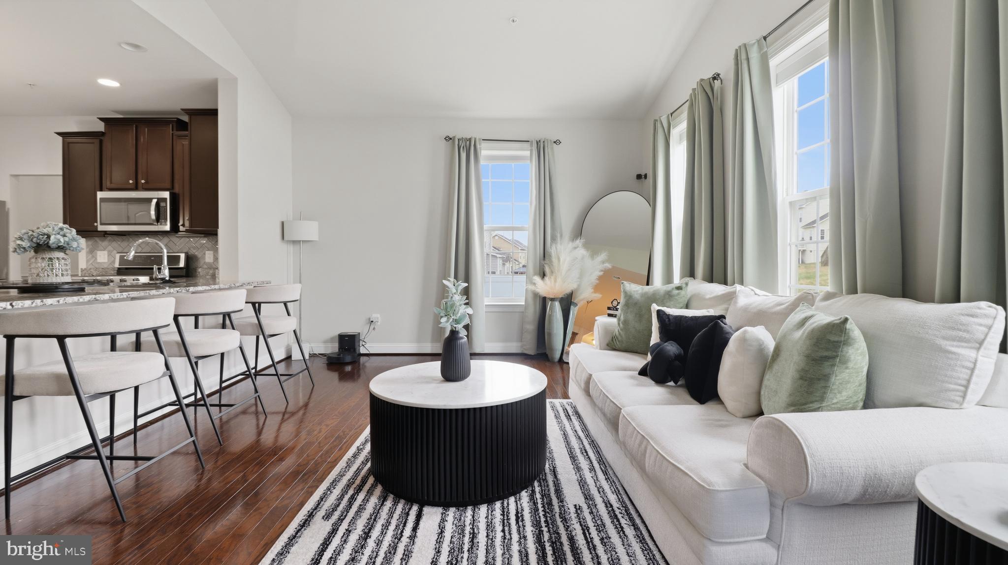 MARSHALL HALL - Residential