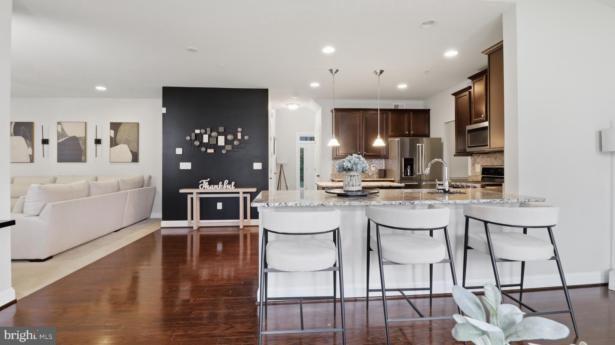 MARSHALL HALL - Residential