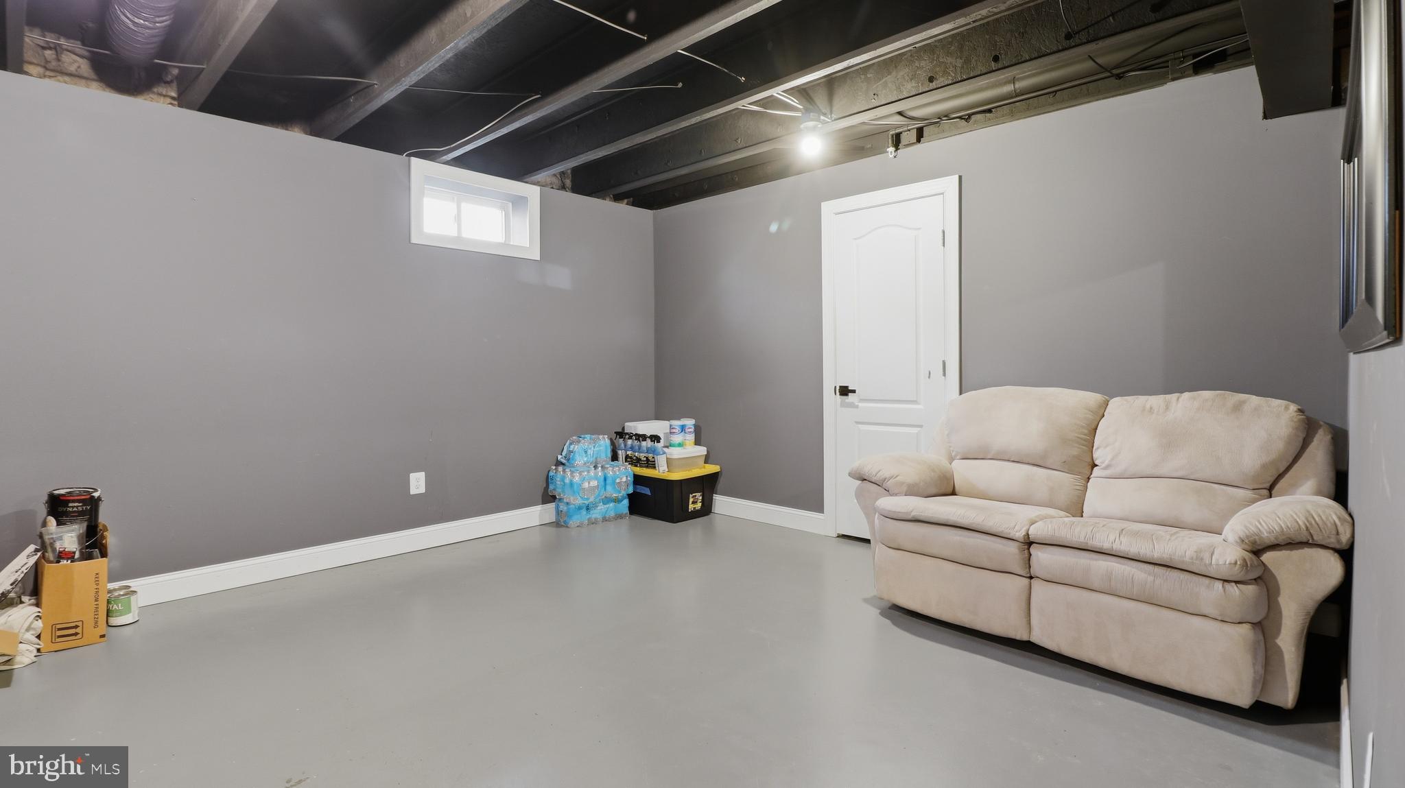 MARSHALL HALL - Residential