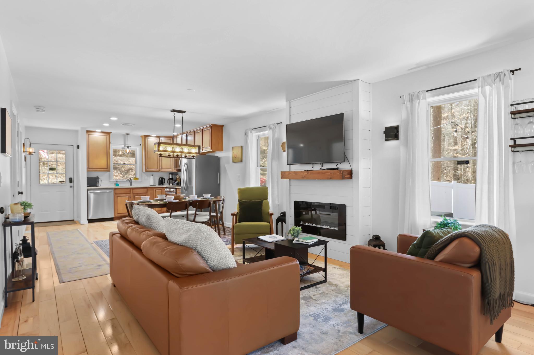 RIVERSIDE ESTATES - Residential