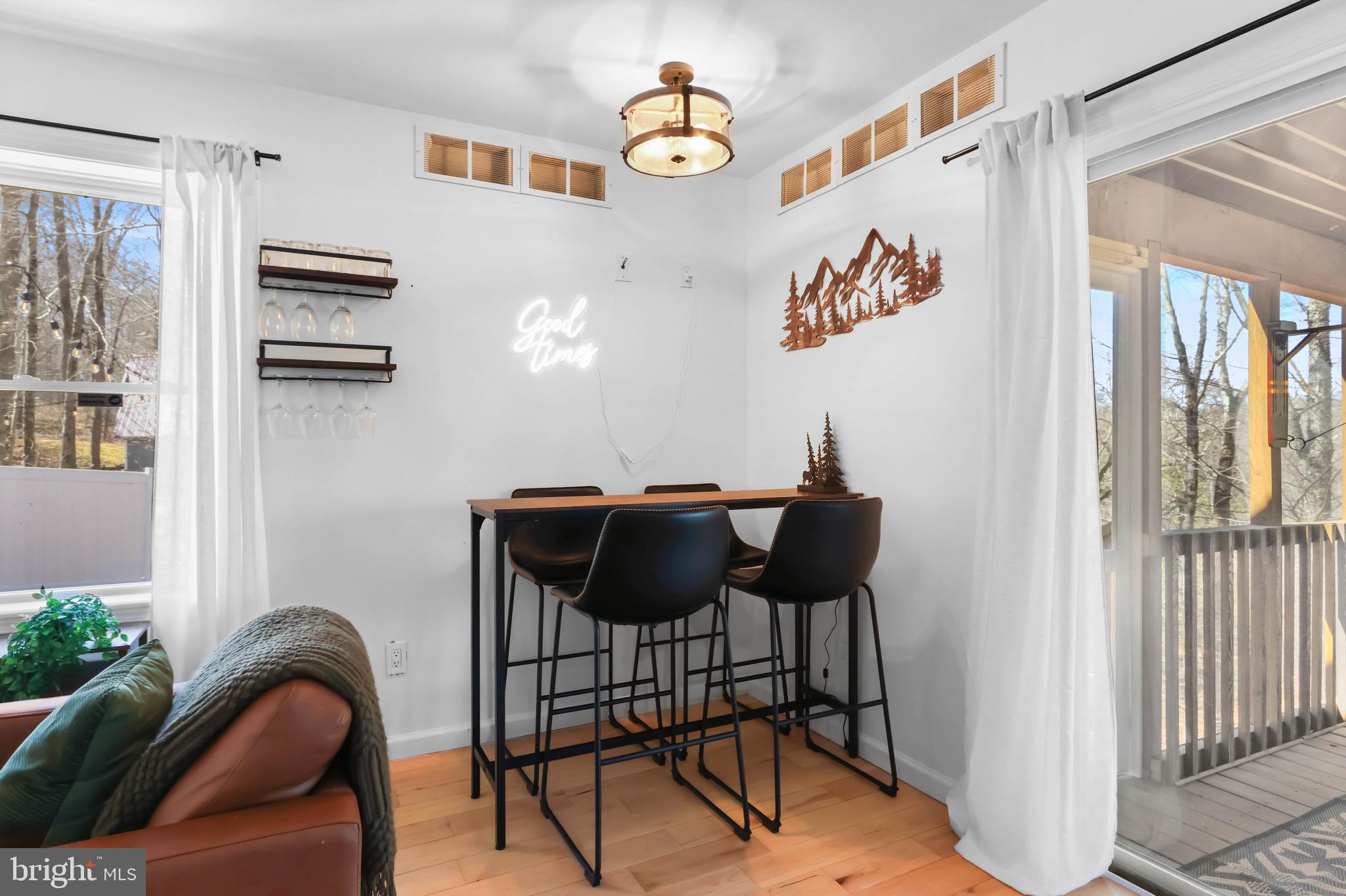 RIVERSIDE ESTATES - Residential