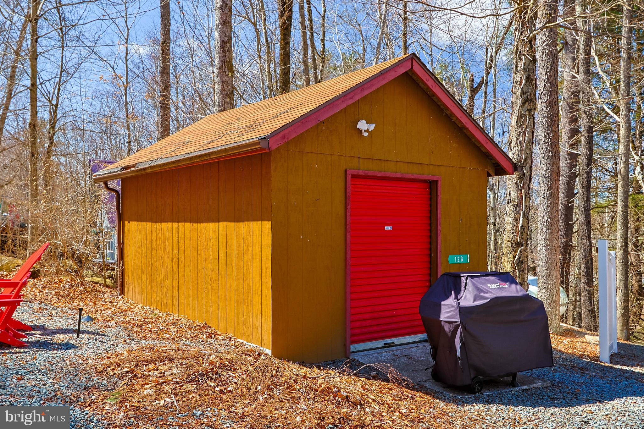 RIVERSIDE ESTATES - Residential