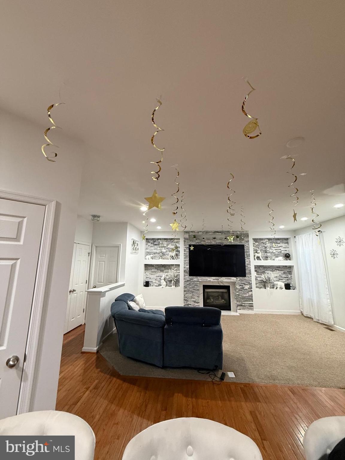 MAPLE VALLEY ESTATES - Residential Lease