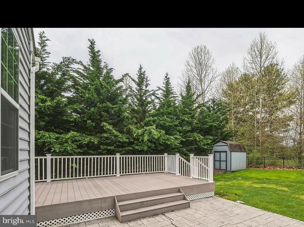 MAPLE VALLEY ESTATES - Residential Lease